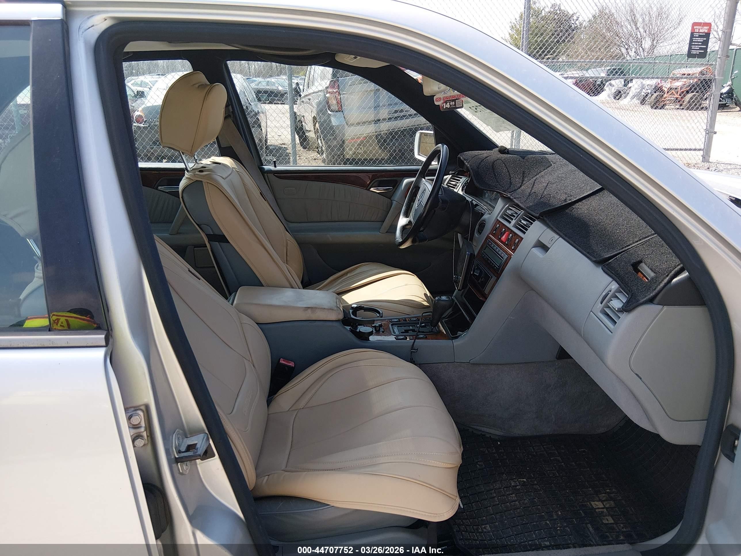 1998 Mercedes-benz E 320   Silver vin: WDBJF65F3WA683140