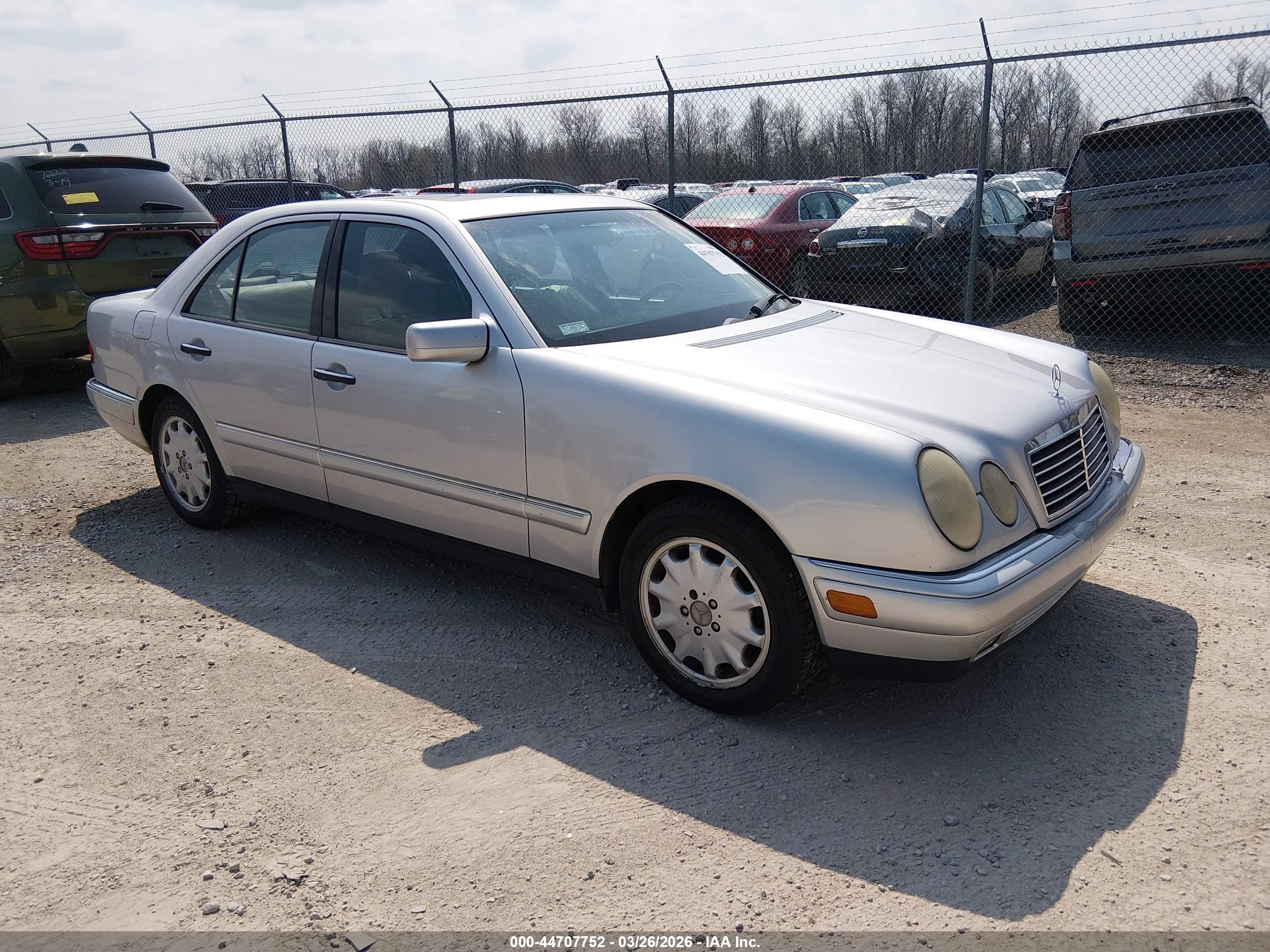 1998 Mercedes-benz E 320   Silver vin: WDBJF65F3WA683140