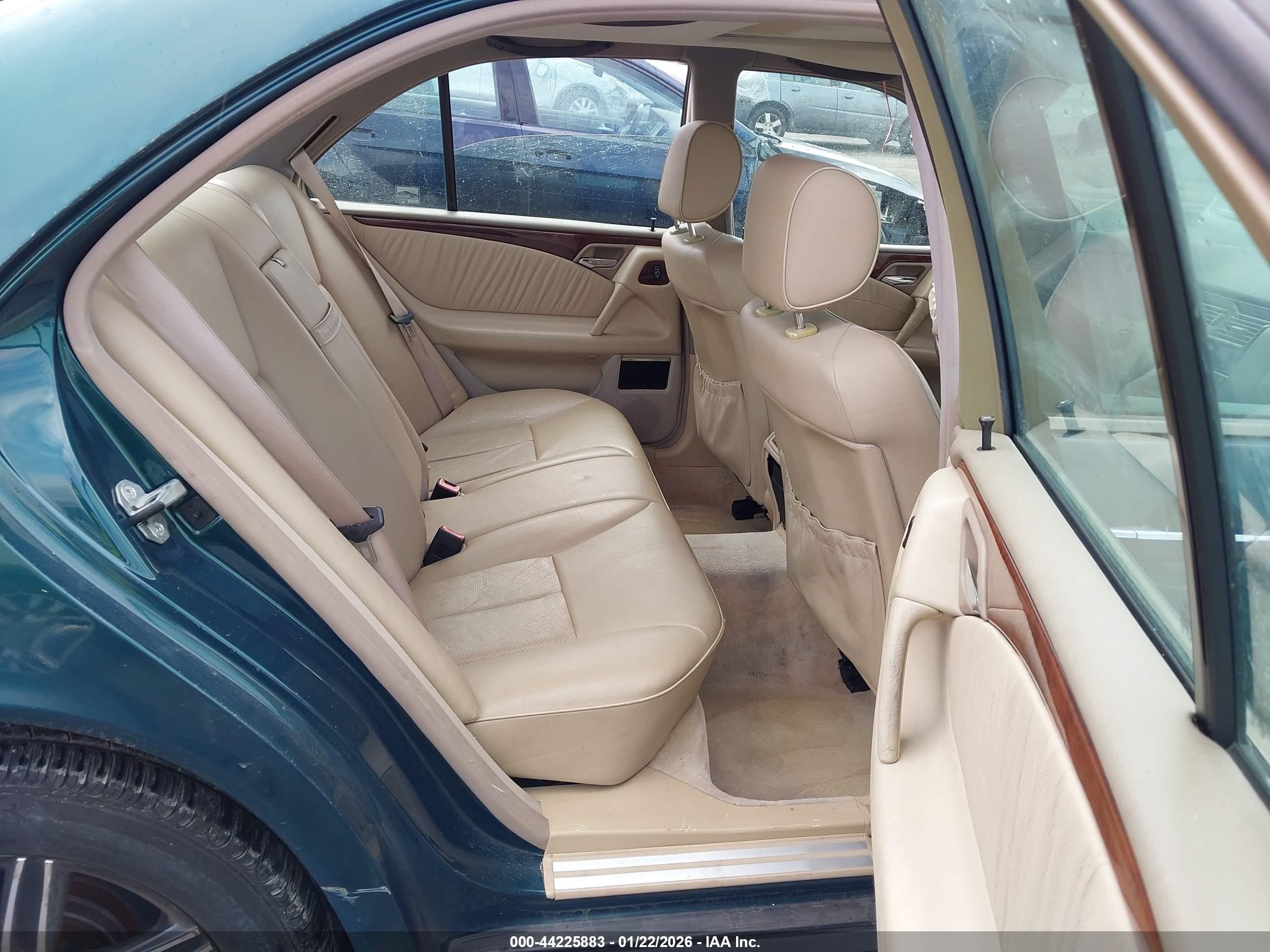 1998 Mercedes-benz E 320   Зеленый vin: WDBJF65F4WA442977