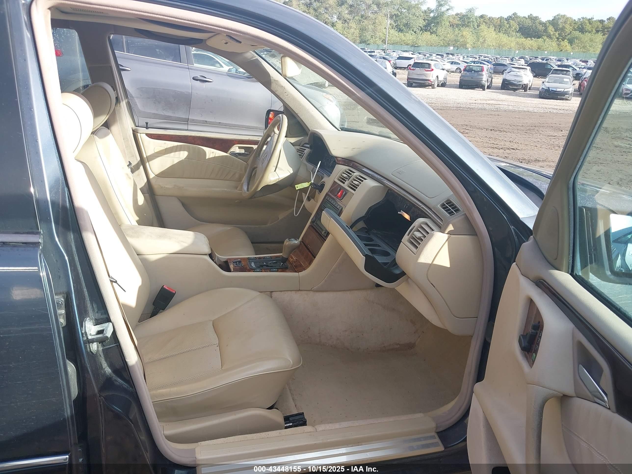 1998 Mercedes-benz E 320   Black vin: WDBJF65F4WA538995