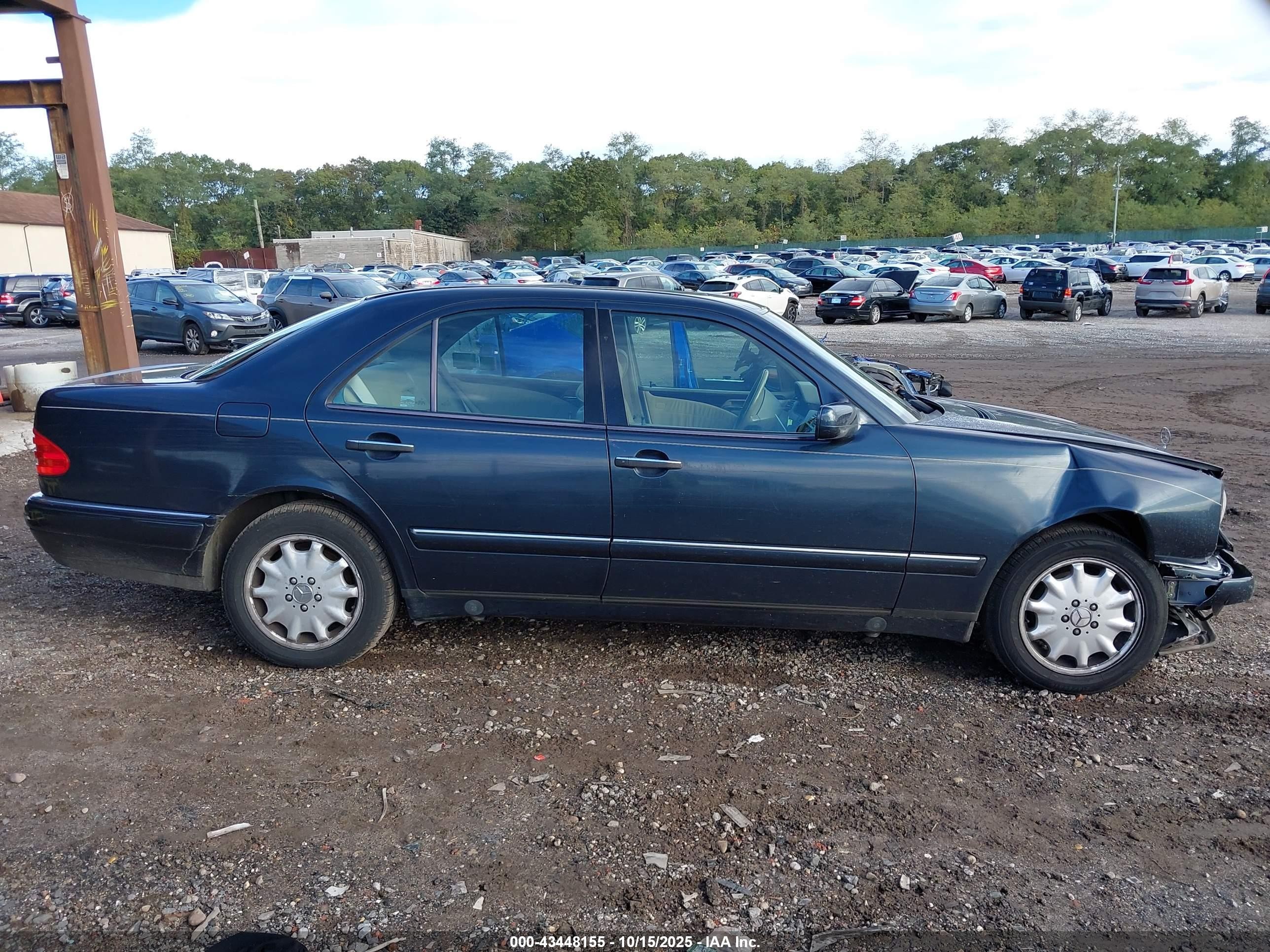 1998 Mercedes-benz E 320   Black vin: WDBJF65F4WA538995
