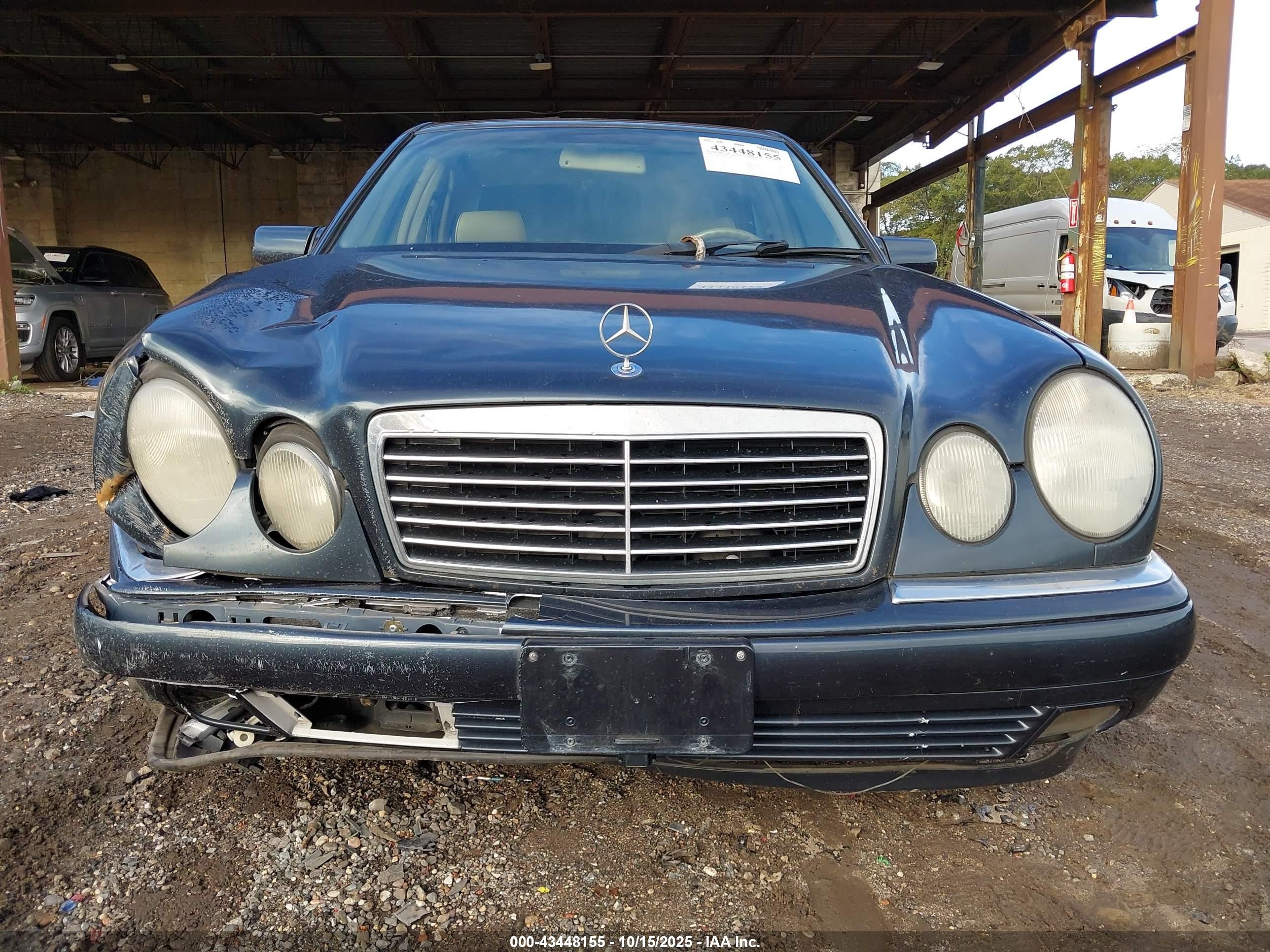 1998 Mercedes-benz E 320   Black vin: WDBJF65F4WA538995