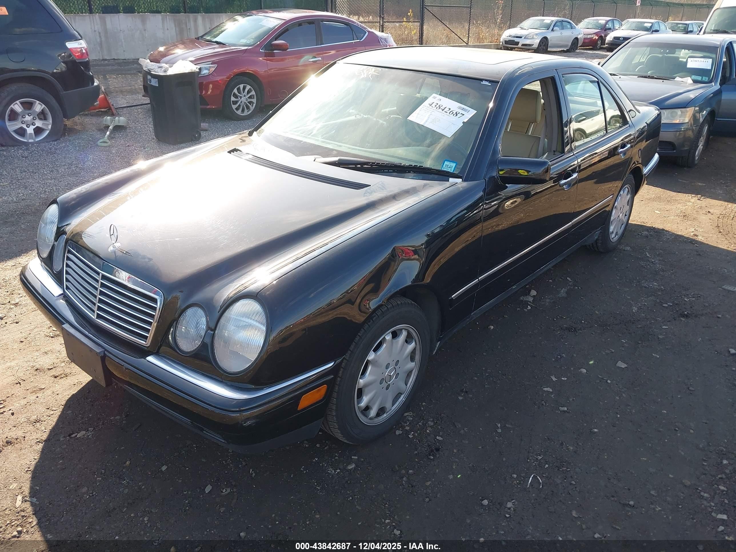 1998 Mercedes-benz E 320   Black vin: WDBJF65F4WA651832