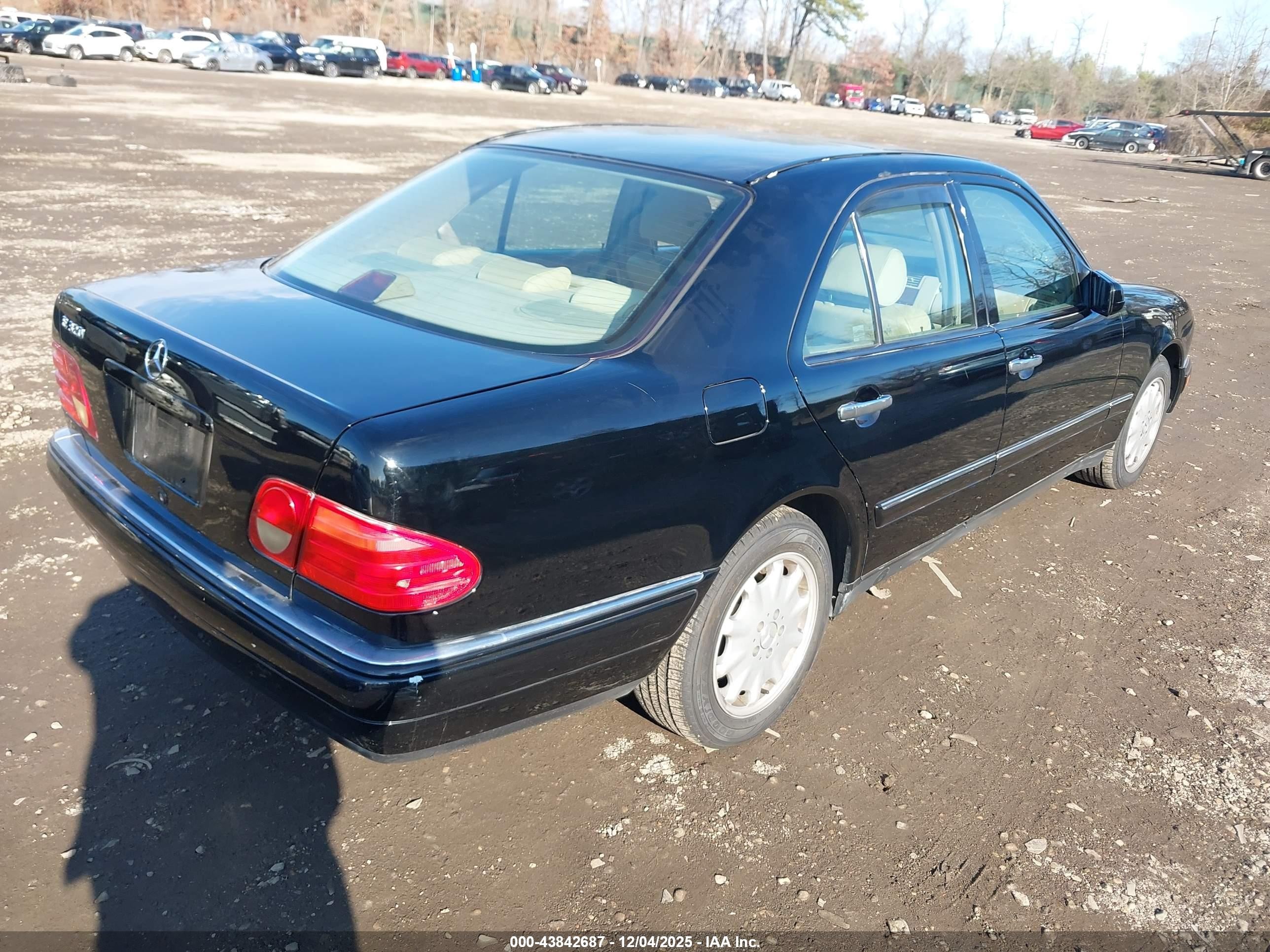 1998 Mercedes-benz E 320   Black vin: WDBJF65F4WA651832