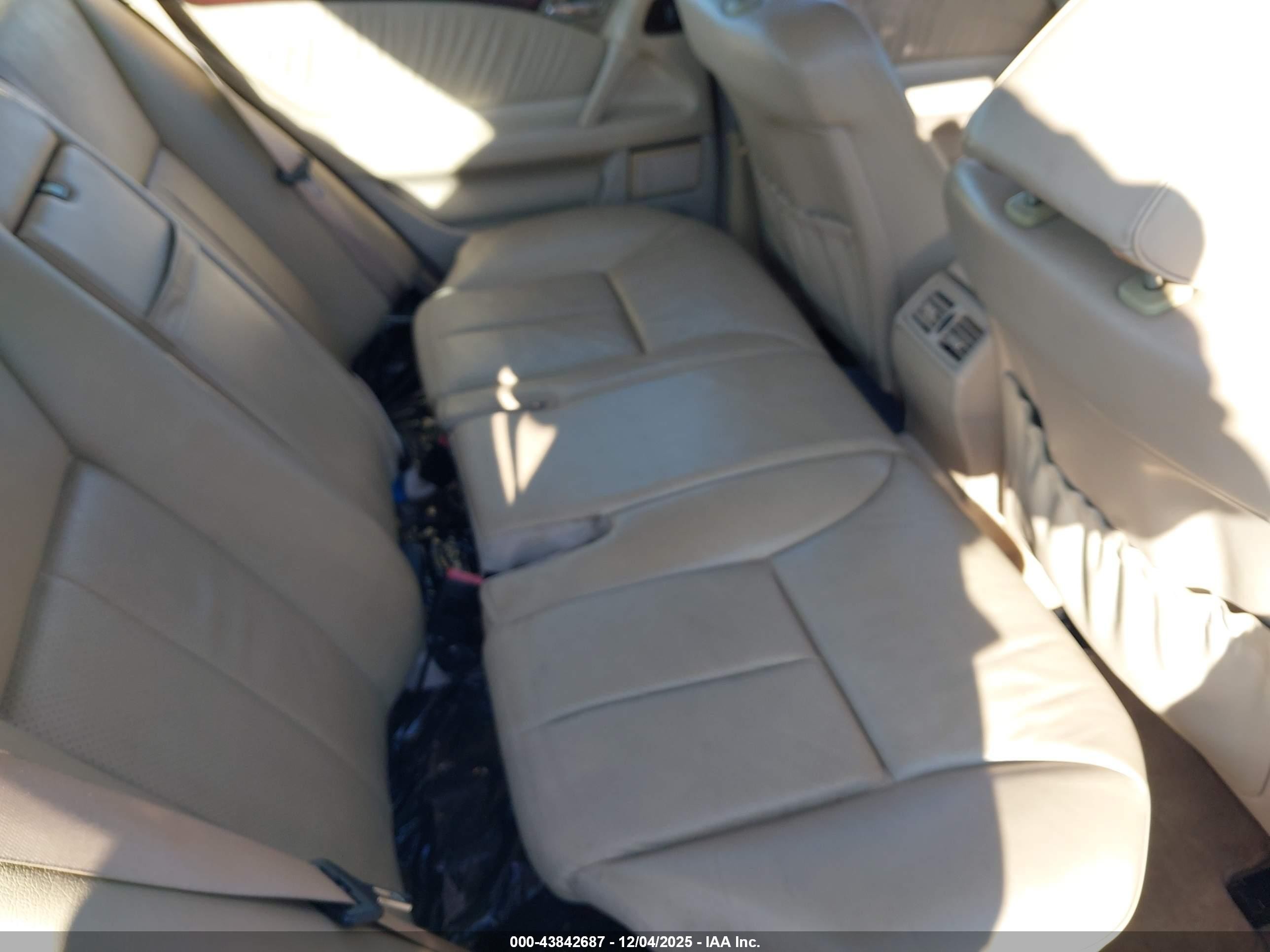 1998 Mercedes-benz E 320   Black vin: WDBJF65F4WA651832