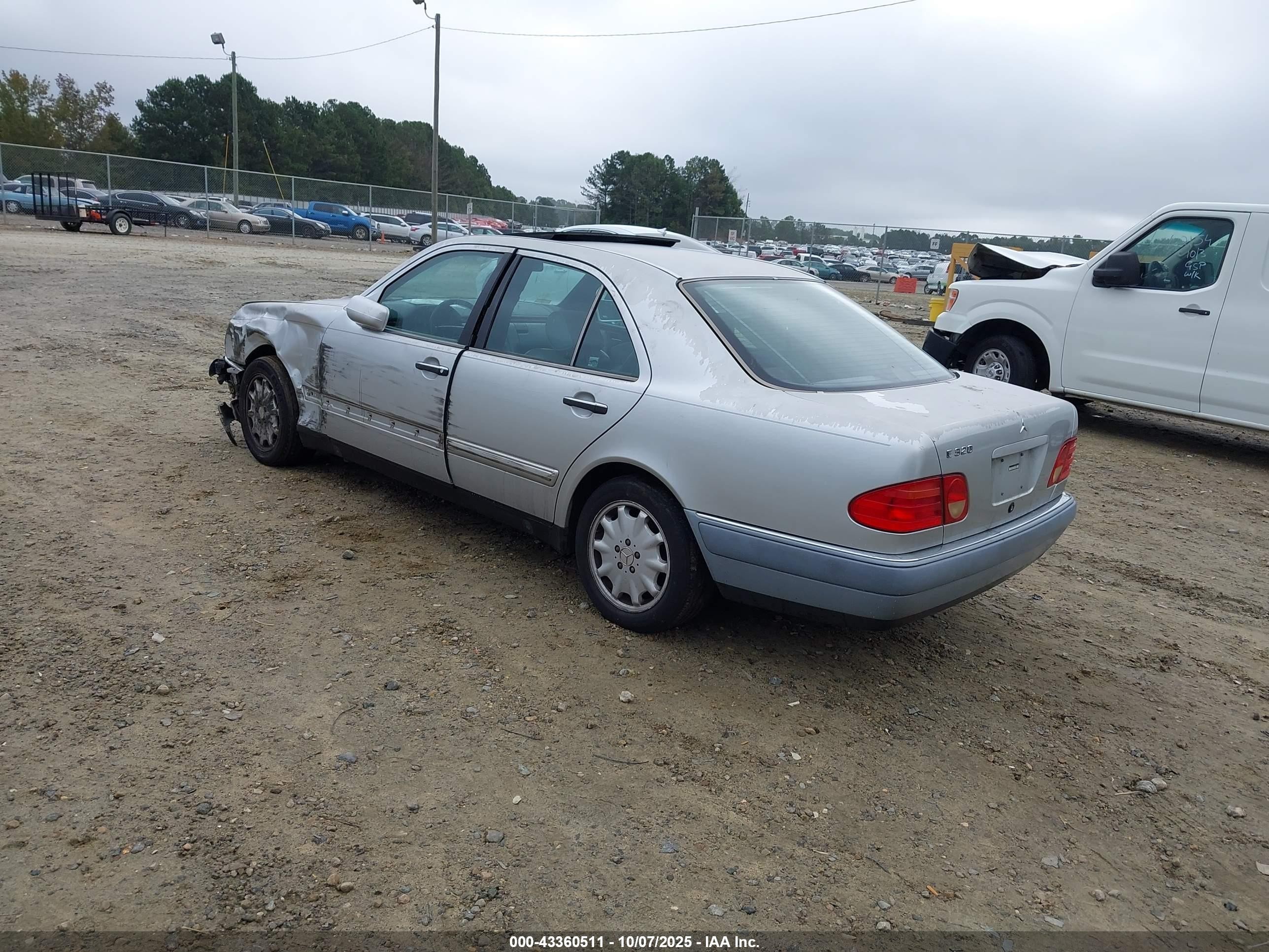 1998 Mercedes-benz E 320   Silver vin: WDBJF65F5WA437514