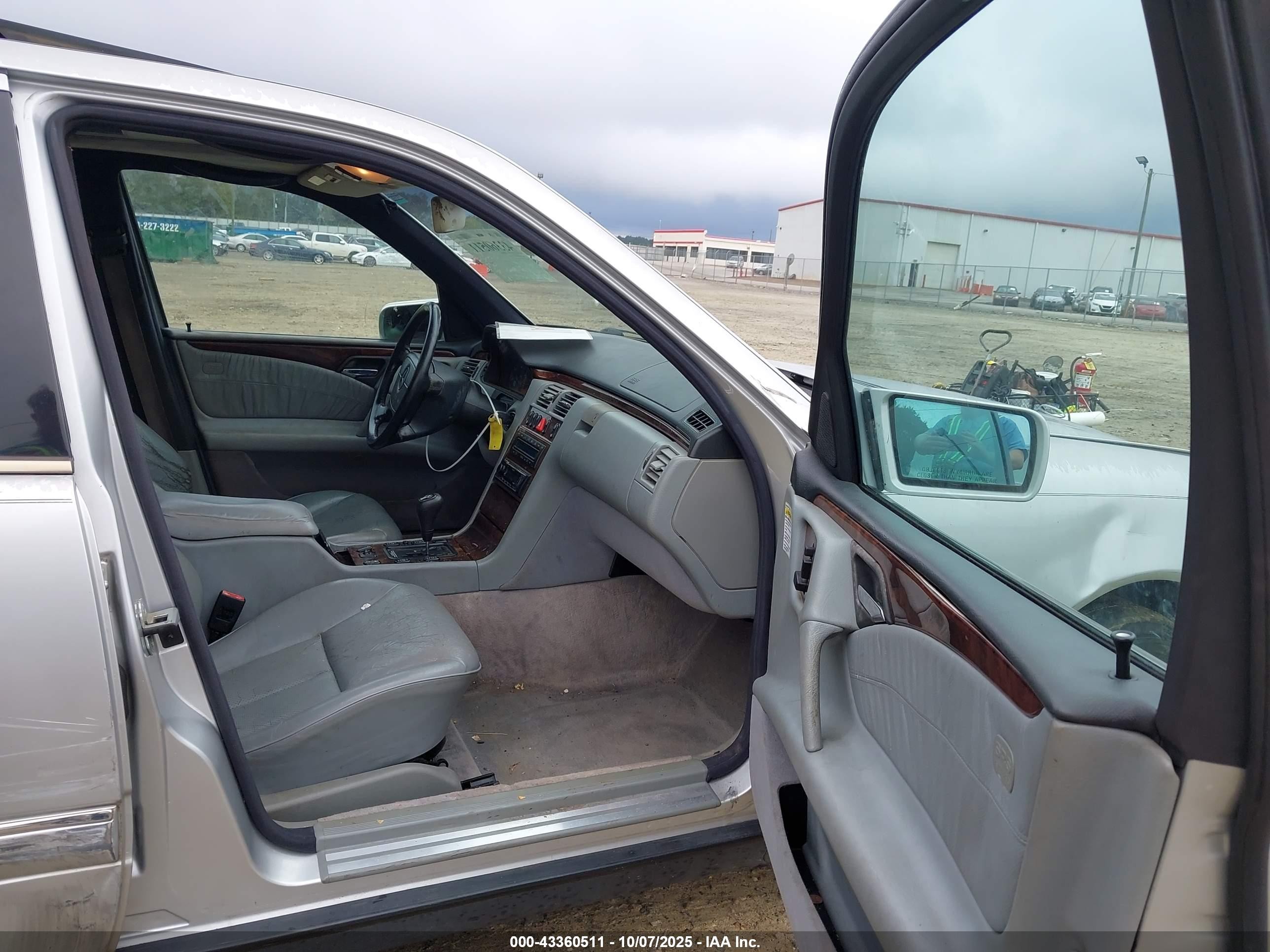 1998 Mercedes-benz E 320   Silver vin: WDBJF65F5WA437514