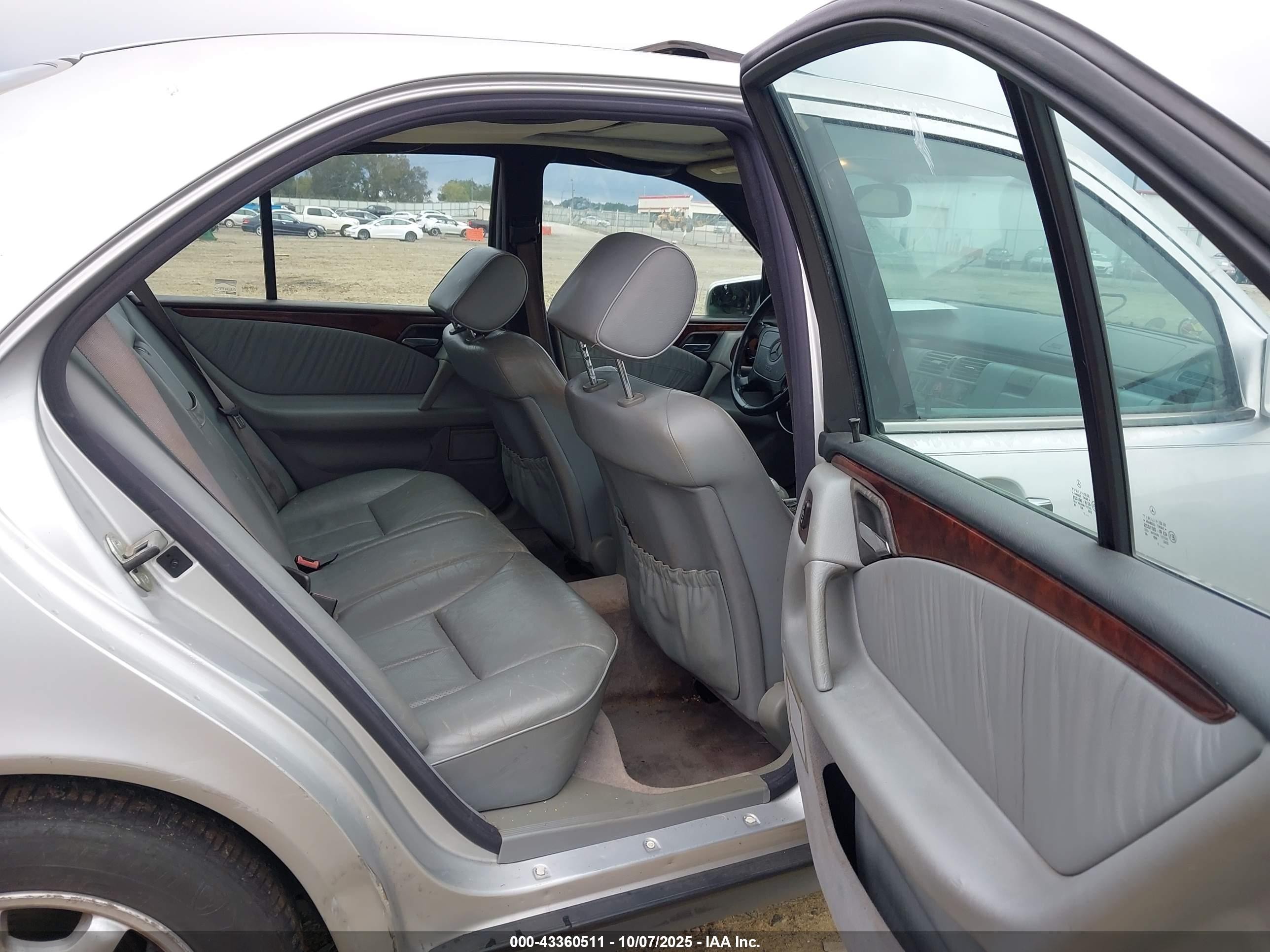 1998 Mercedes-benz E 320   Silver vin: WDBJF65F5WA437514