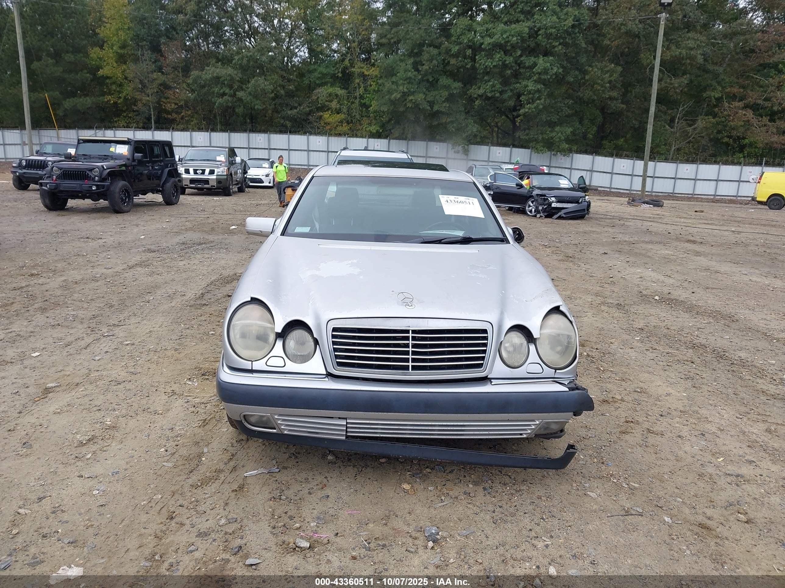 1998 Mercedes-benz E 320   Silver vin: WDBJF65F5WA437514