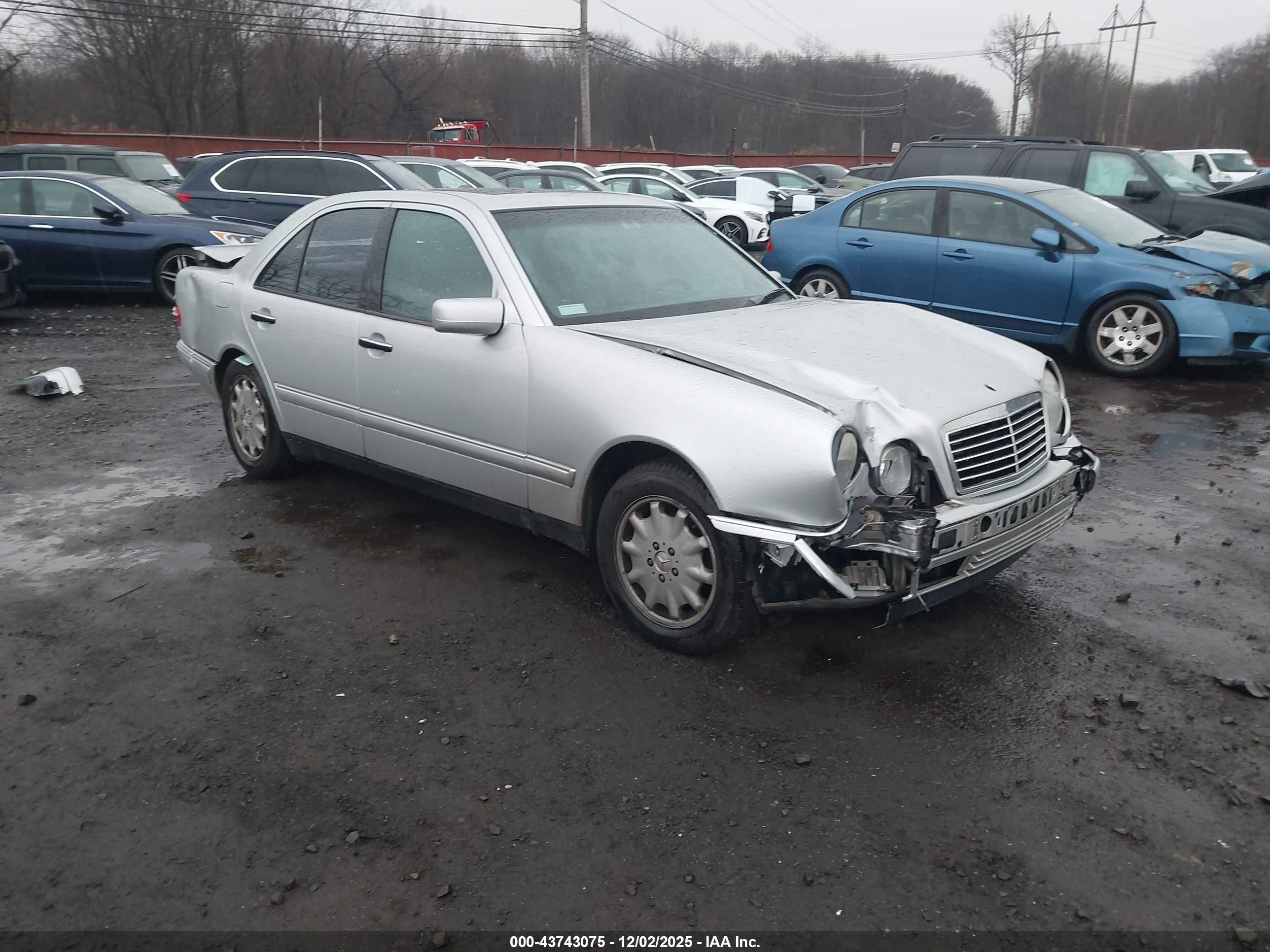 1998 Mercedes-benz E 320   Silver vin: WDBJF65F5WA698271