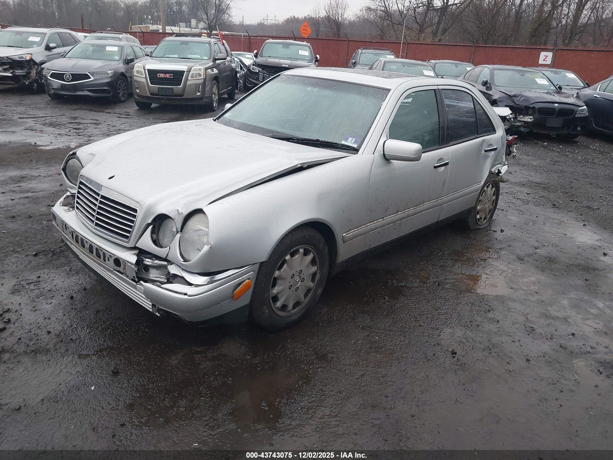 1998 Mercedes-benz E 320   Silver vin: WDBJF65F5WA698271