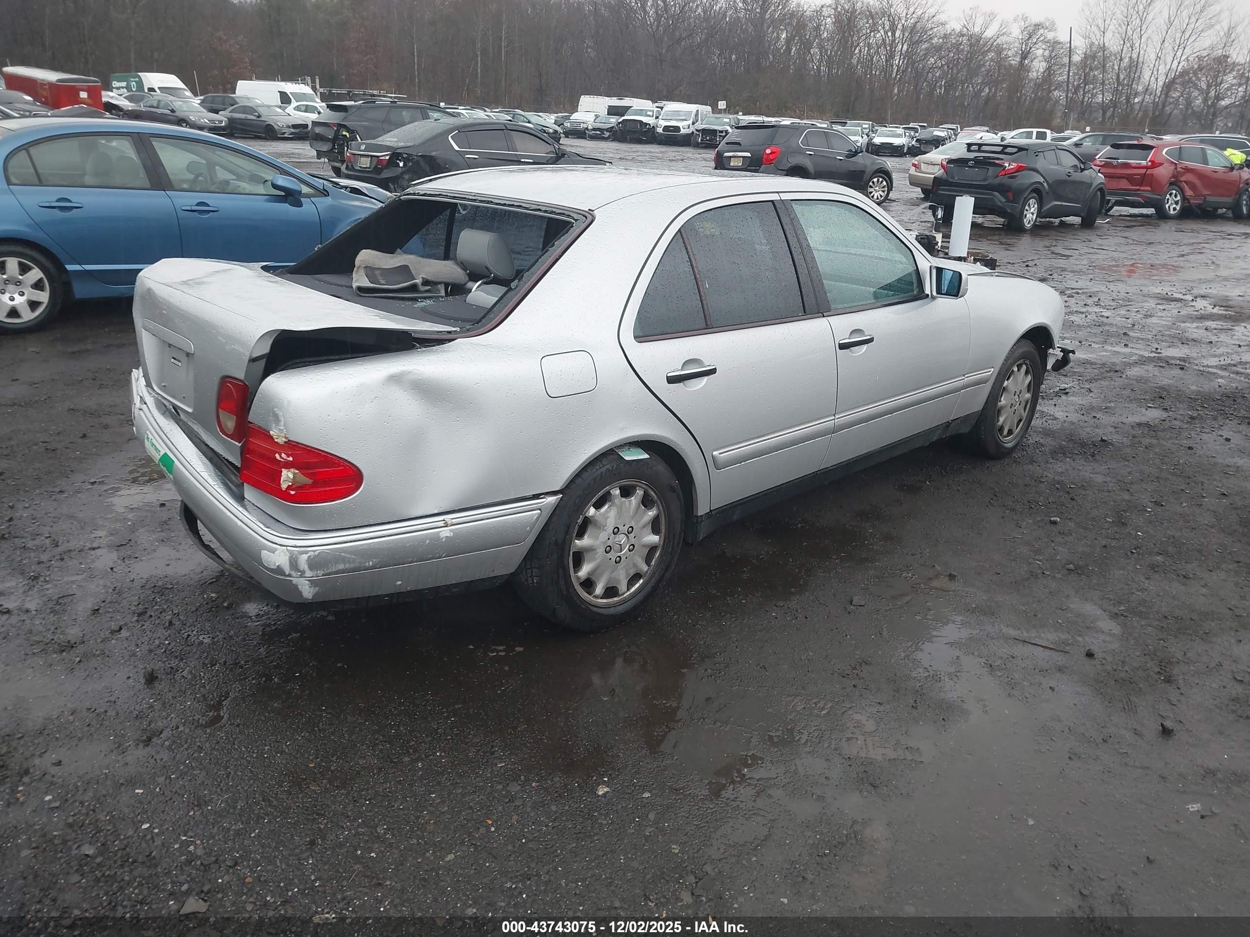 1998 Mercedes-benz E 320   Silver vin: WDBJF65F5WA698271