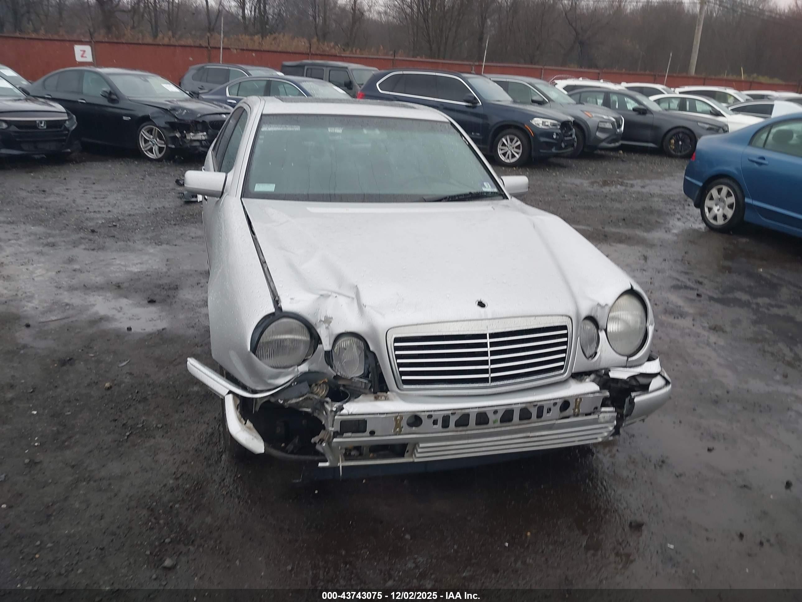 1998 Mercedes-benz E 320   Silver vin: WDBJF65F5WA698271