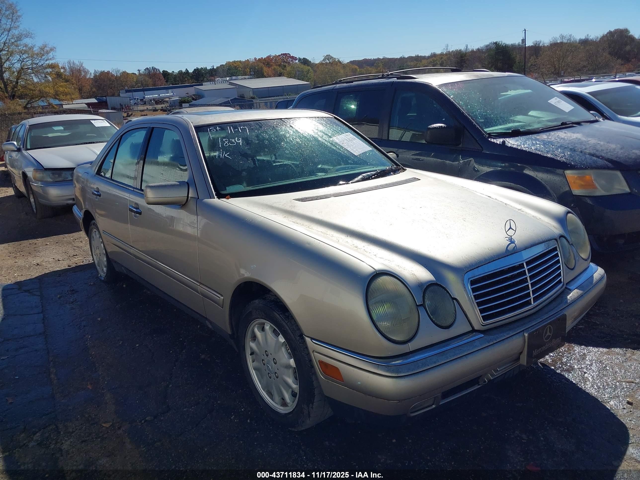 1998 Mercedes-benz E 320   Champagne vin: WDBJF65F6WA506100