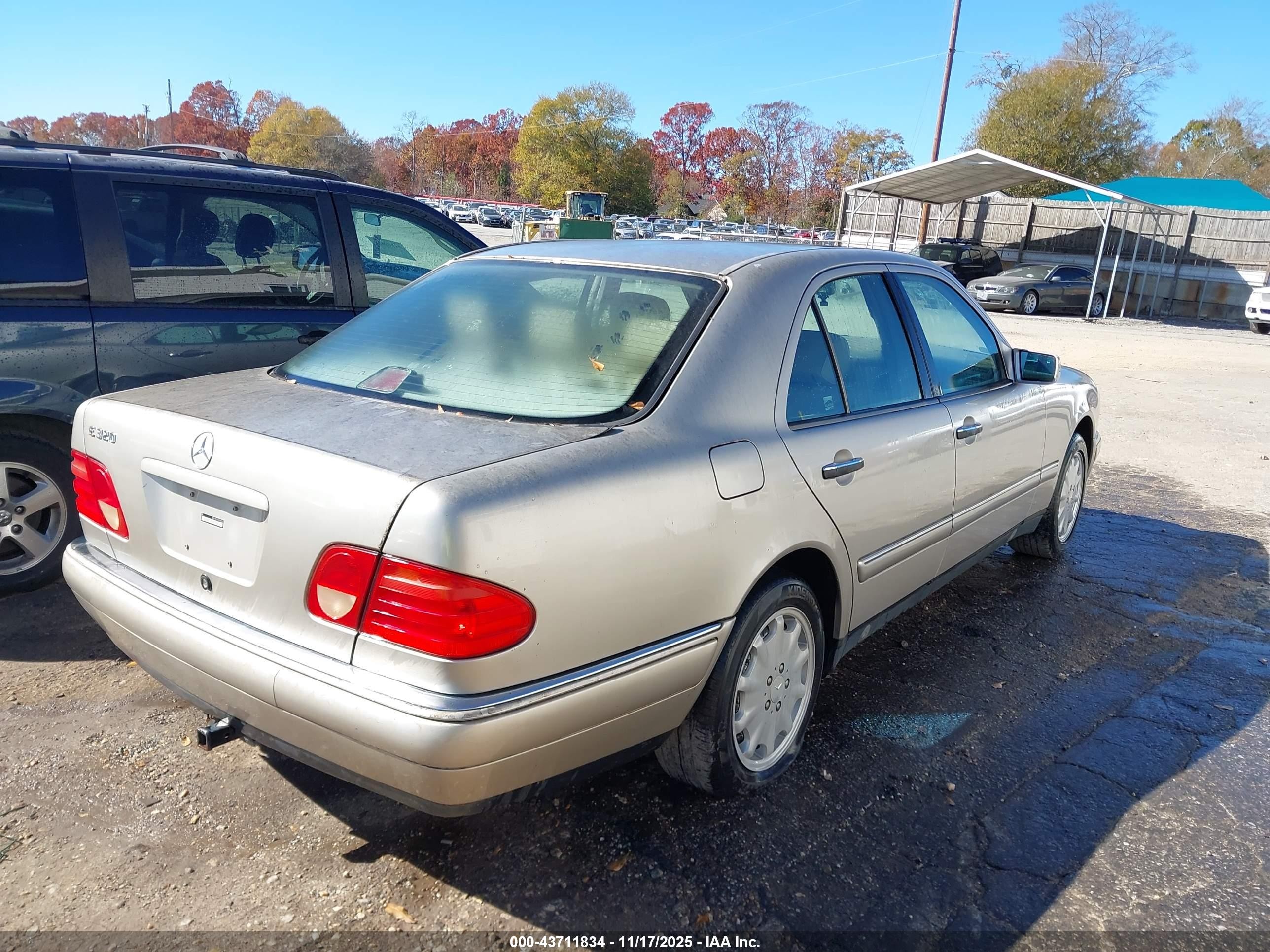 1998 Mercedes-benz E 320   Champagne vin: WDBJF65F6WA506100