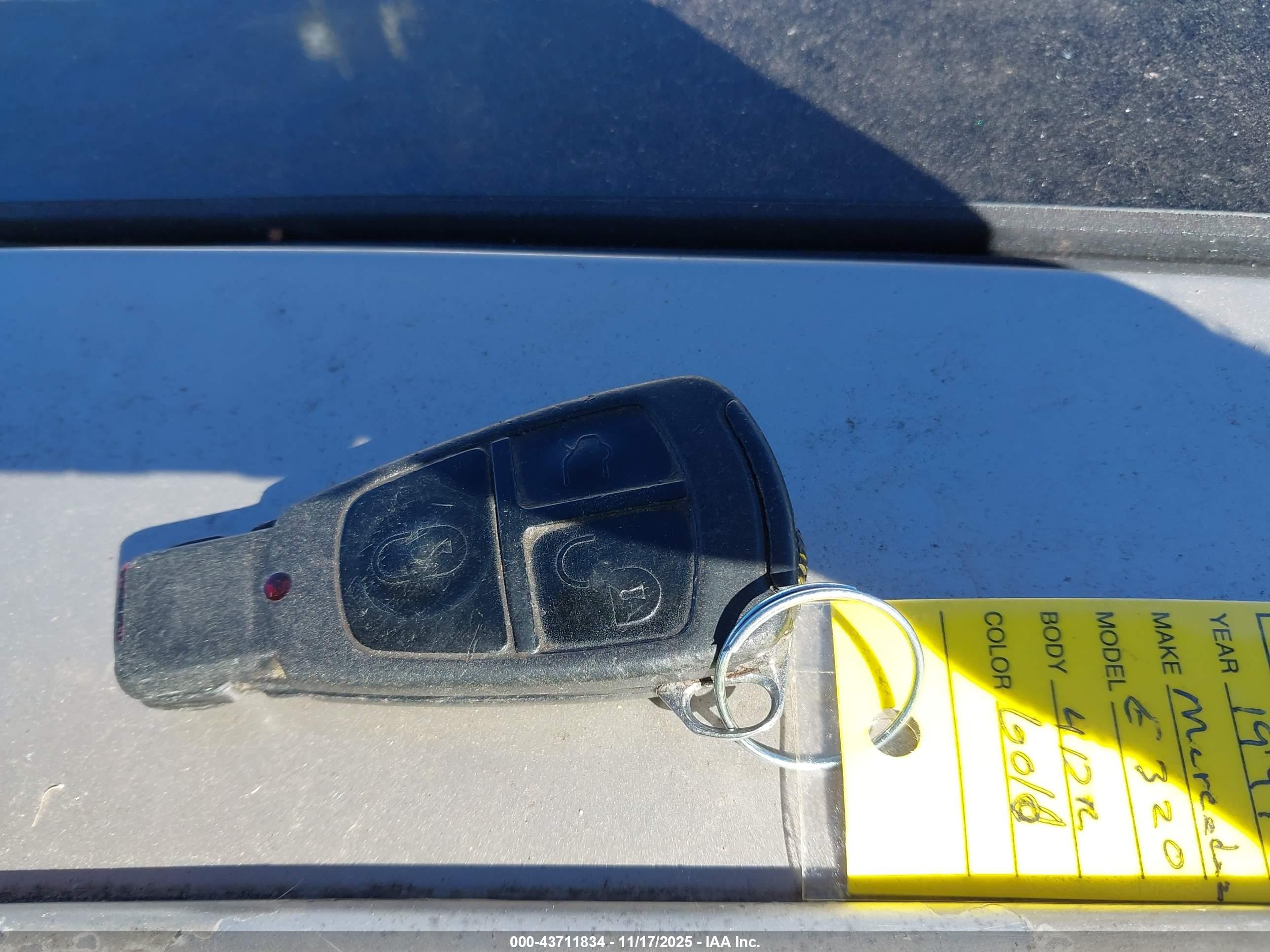 1998 Mercedes-benz E 320   Champagne vin: WDBJF65F6WA506100
