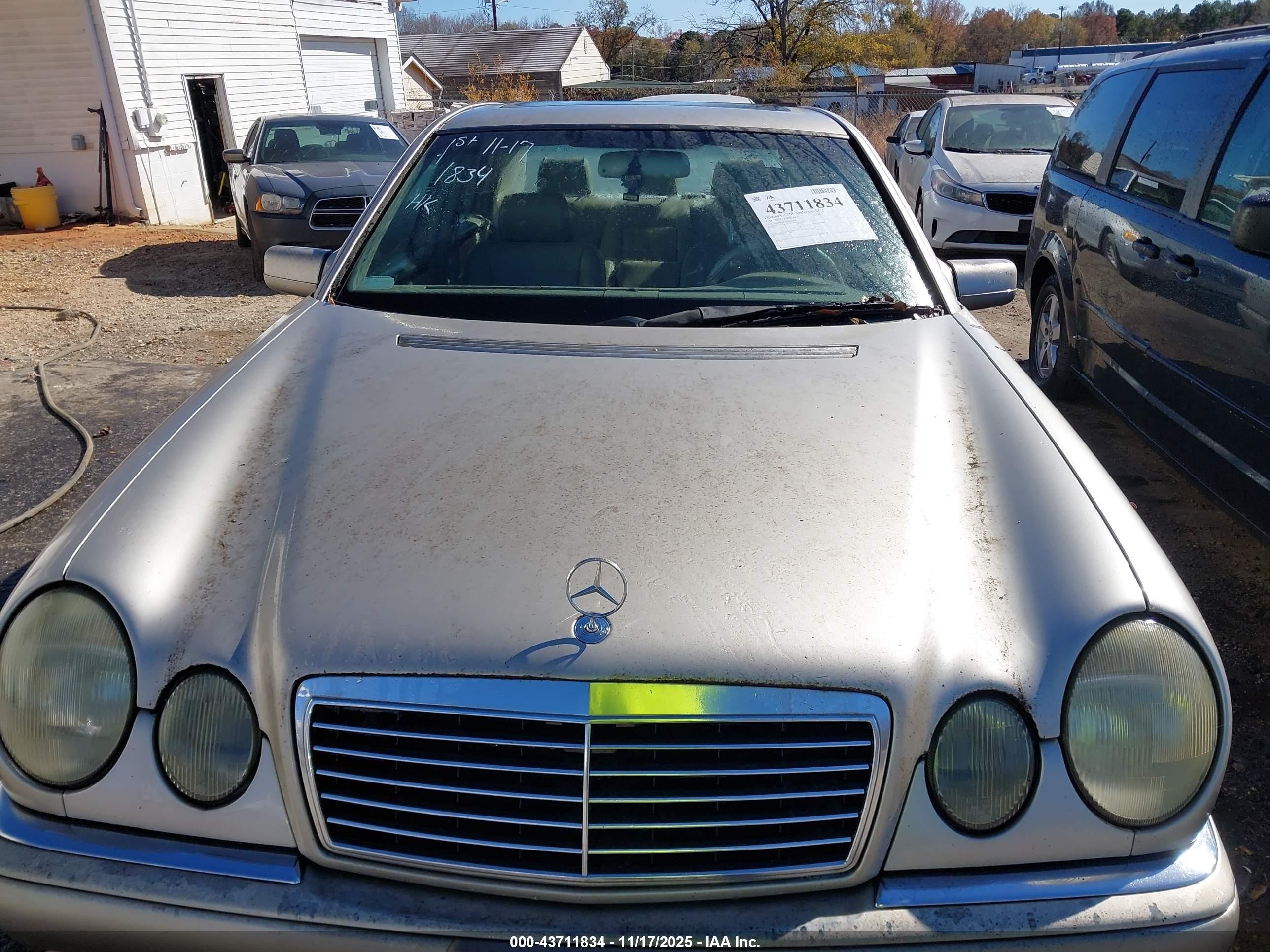 1998 Mercedes-benz E 320   Champagne vin: WDBJF65F6WA506100