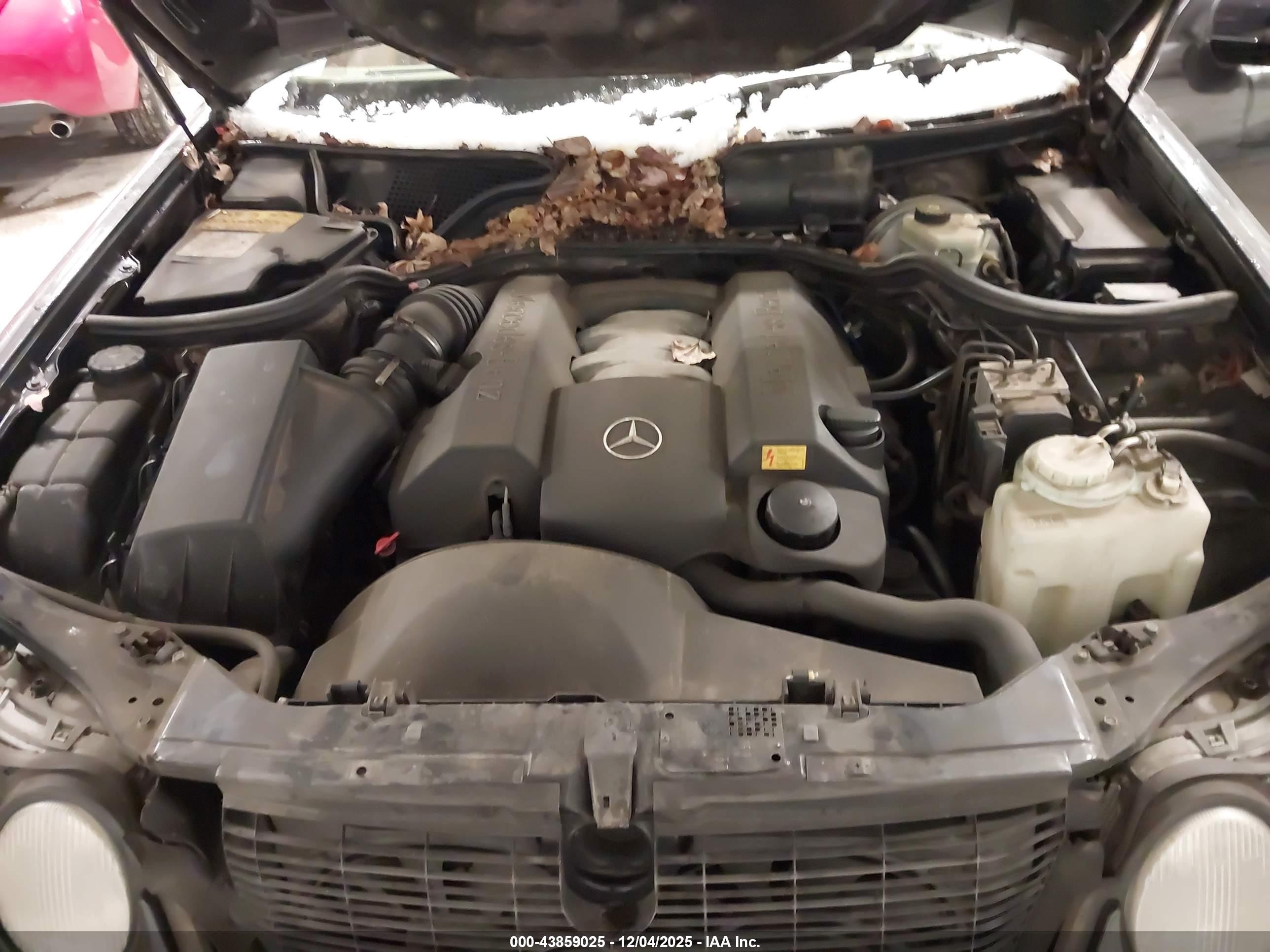 1998 Mercedes-benz E 320   Black vin: WDBJF65F6WA553191