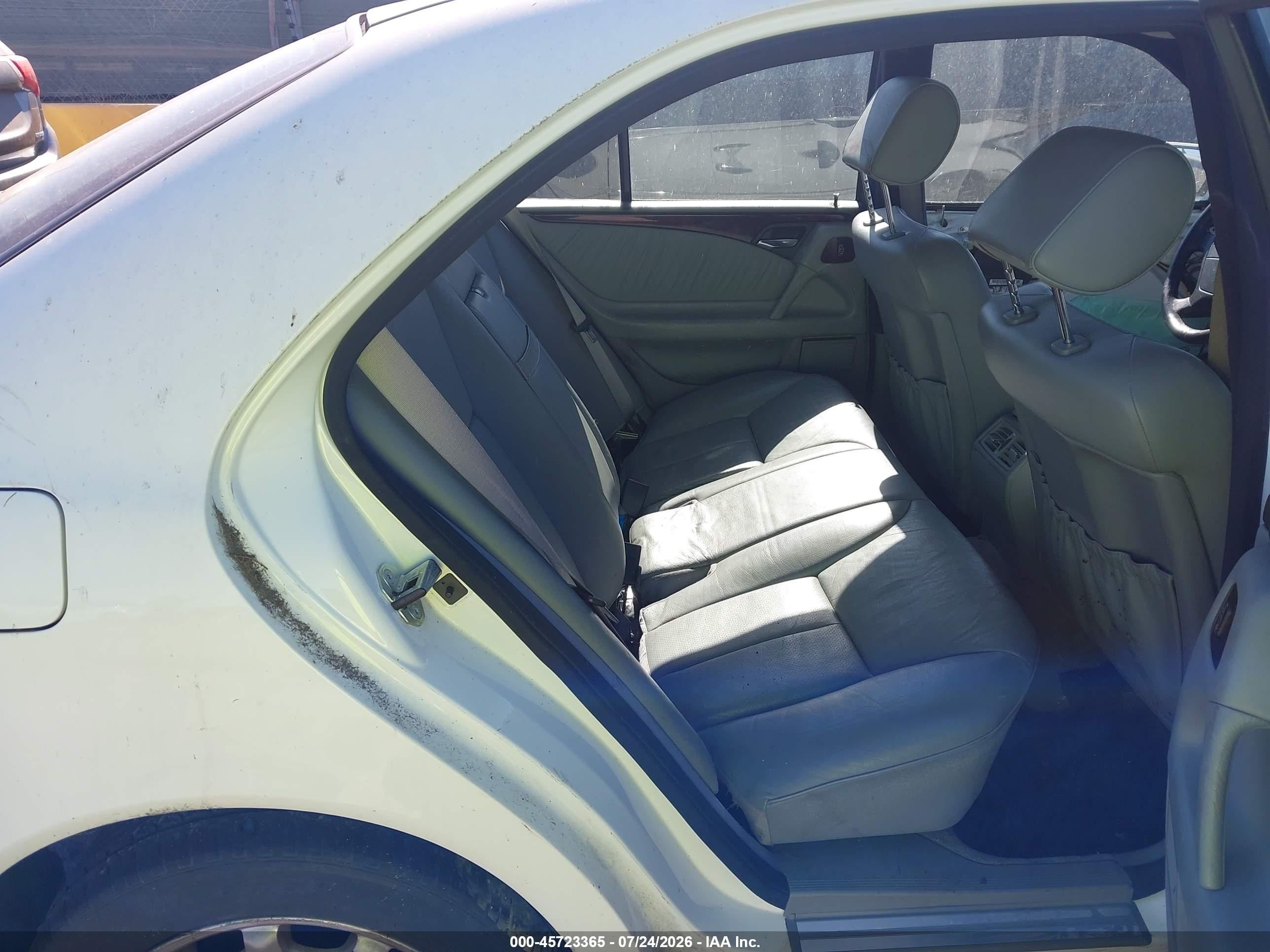 1998 Mercedes-benz E 320   White vin: WDBJF65F6WA657129