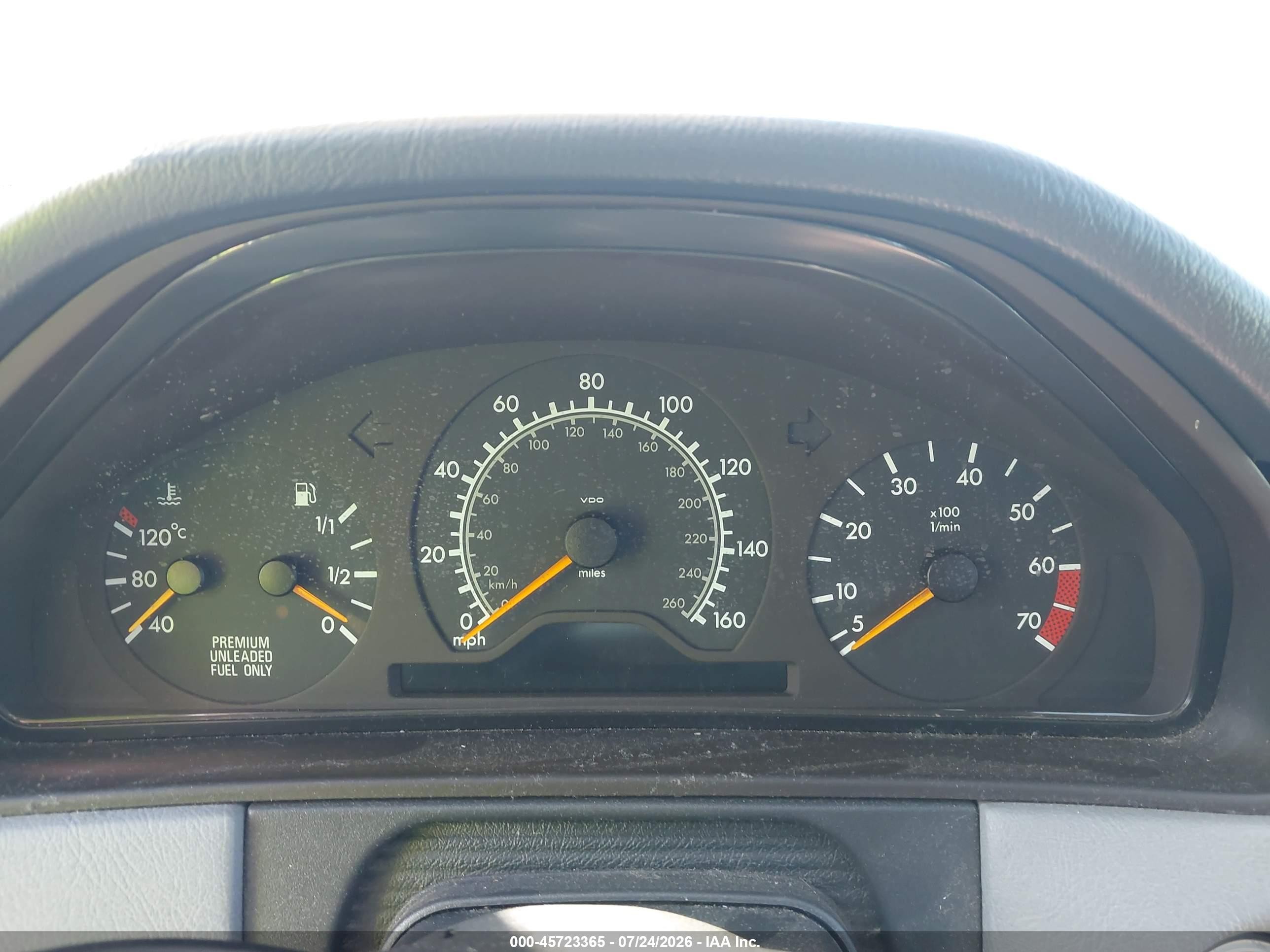 1998 Mercedes-benz E 320   White vin: WDBJF65F6WA657129