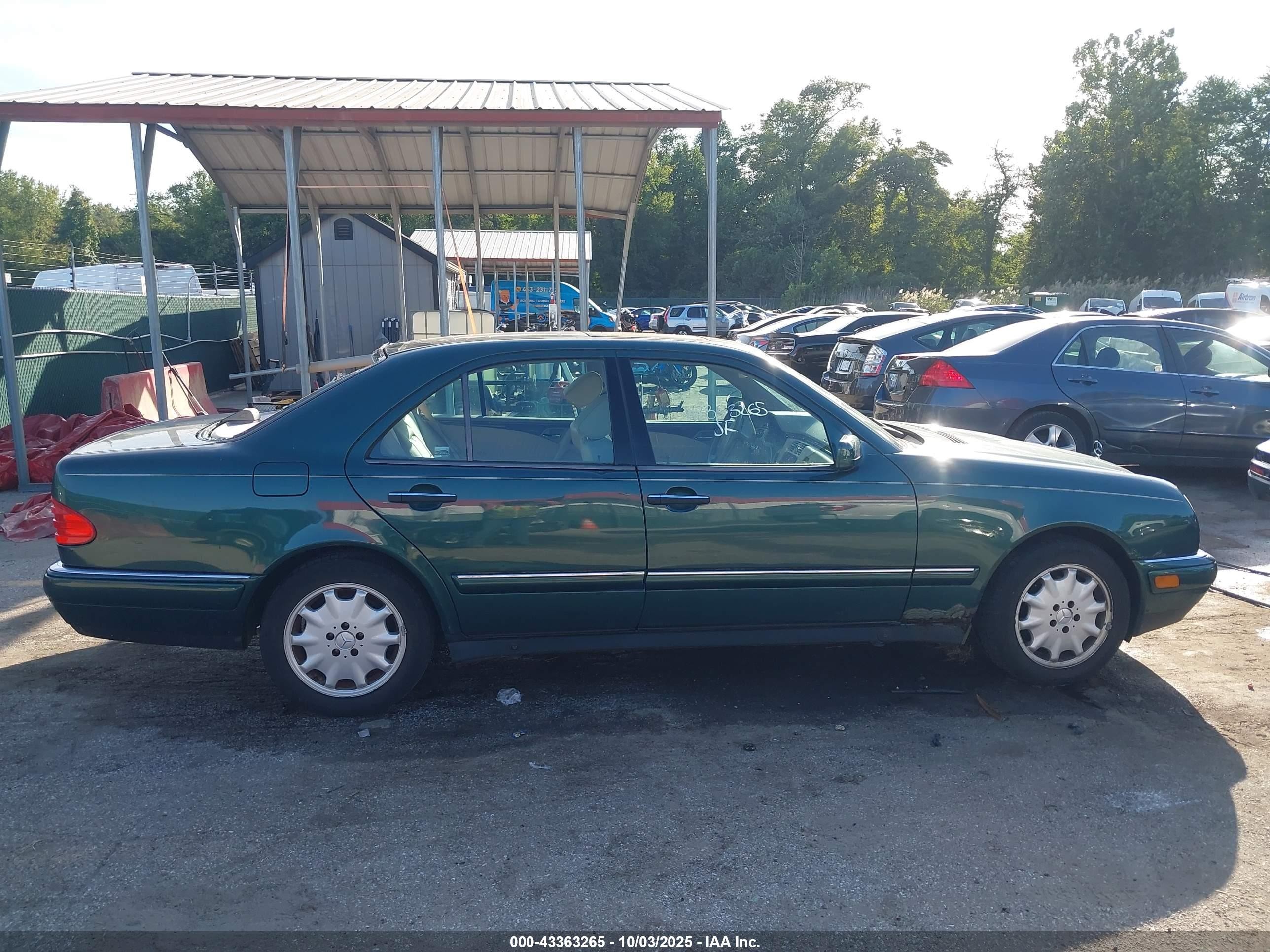 1998 Mercedes-benz E 320   Green vin: WDBJF65F6WA676179