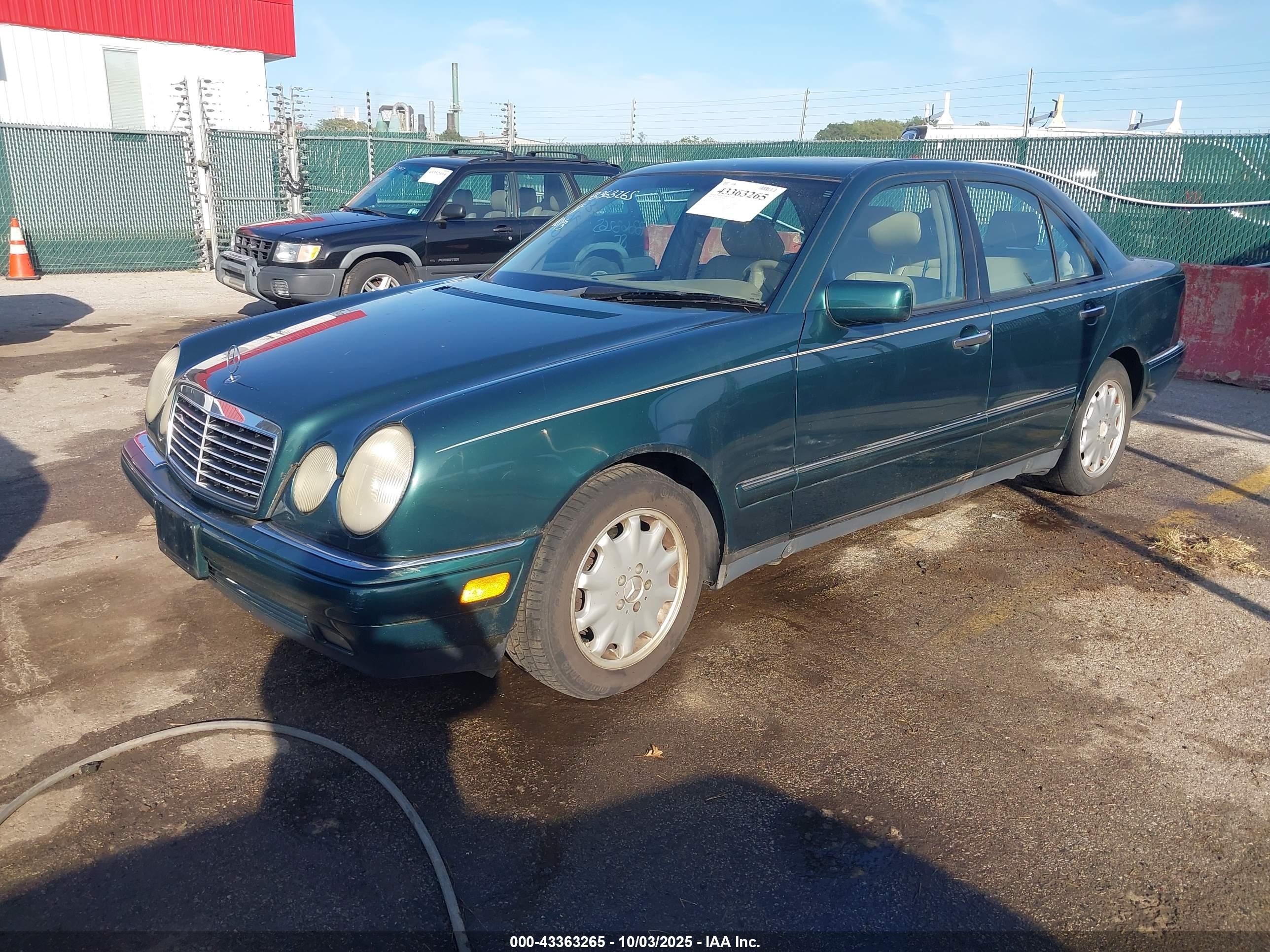 1998 Mercedes-benz E 320   Green vin: WDBJF65F6WA676179