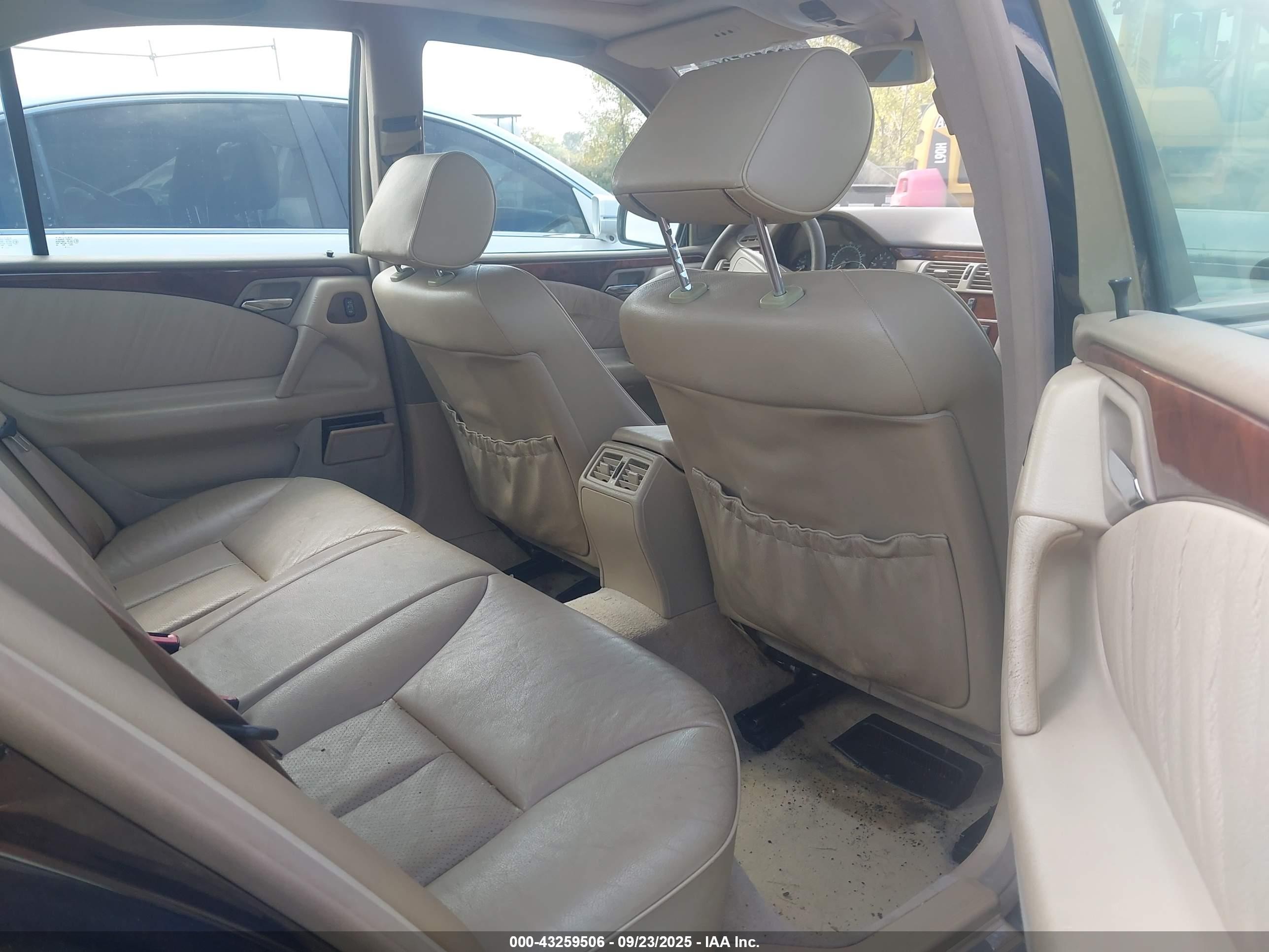 1998 Mercedes-benz E 320   Dark Blue vin: WDBJF65F6WA704319