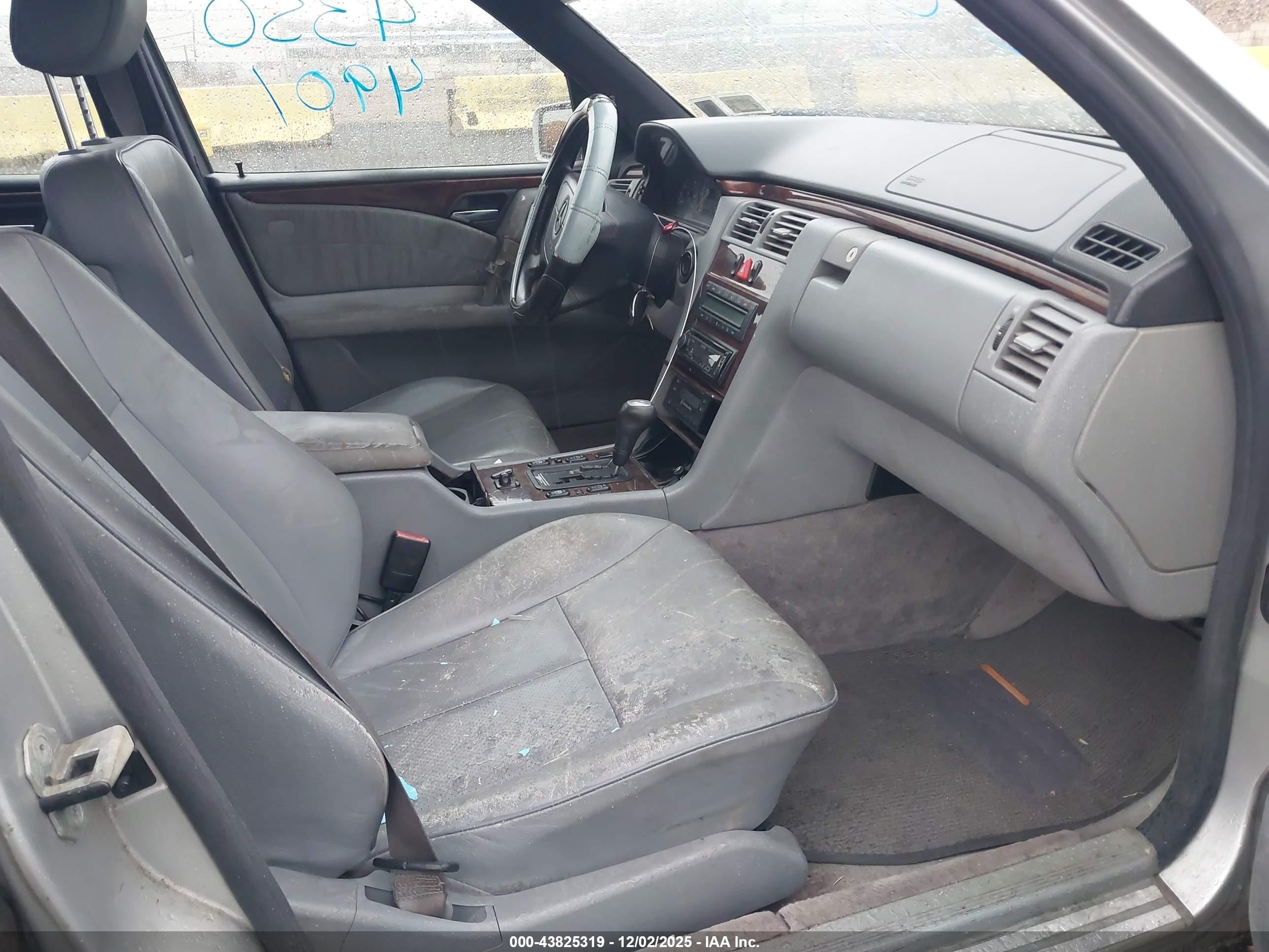 1998 Mercedes-benz E 320   Серебряный vin: WDBJF65F7WA448949