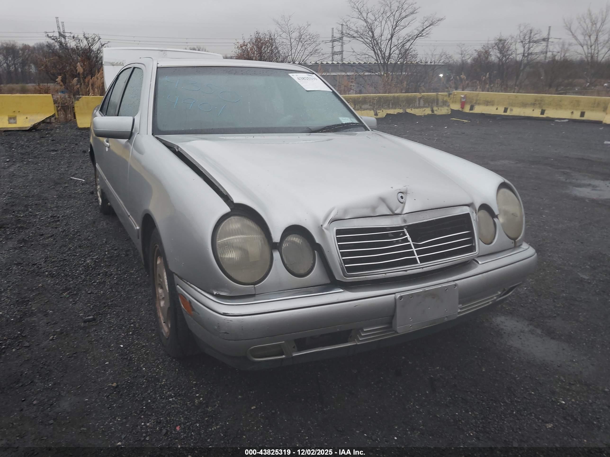 1998 Mercedes-benz E 320   Серебряный vin: WDBJF65F7WA448949