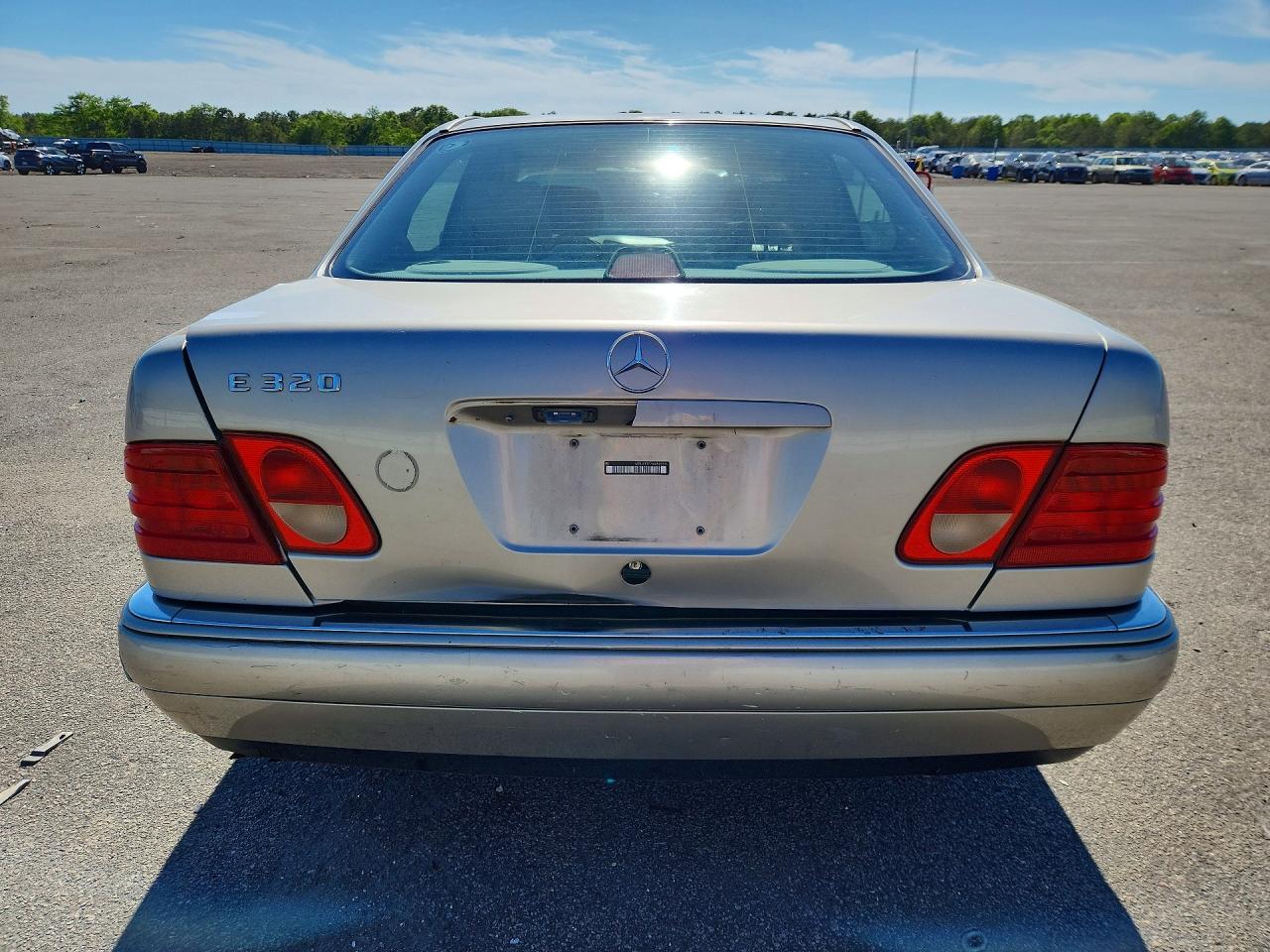 1998 Mercedes-benz E 320 Tan vin: WDBJF65F7WA609994