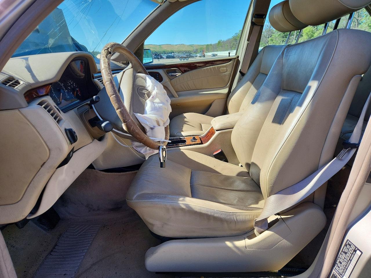 1998 Mercedes-benz E 320 Tan vin: WDBJF65F7WA609994