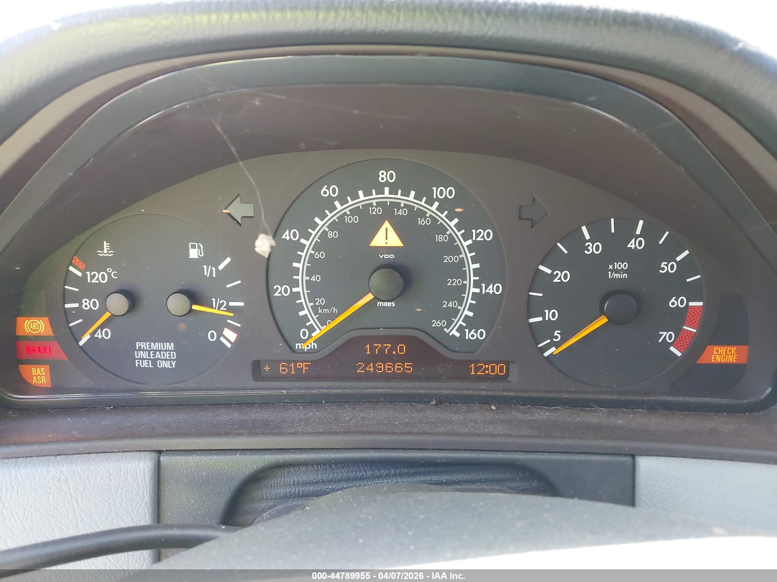 1998 Mercedes-benz E 320   Silver vin: WDBJF65F7WA647760
