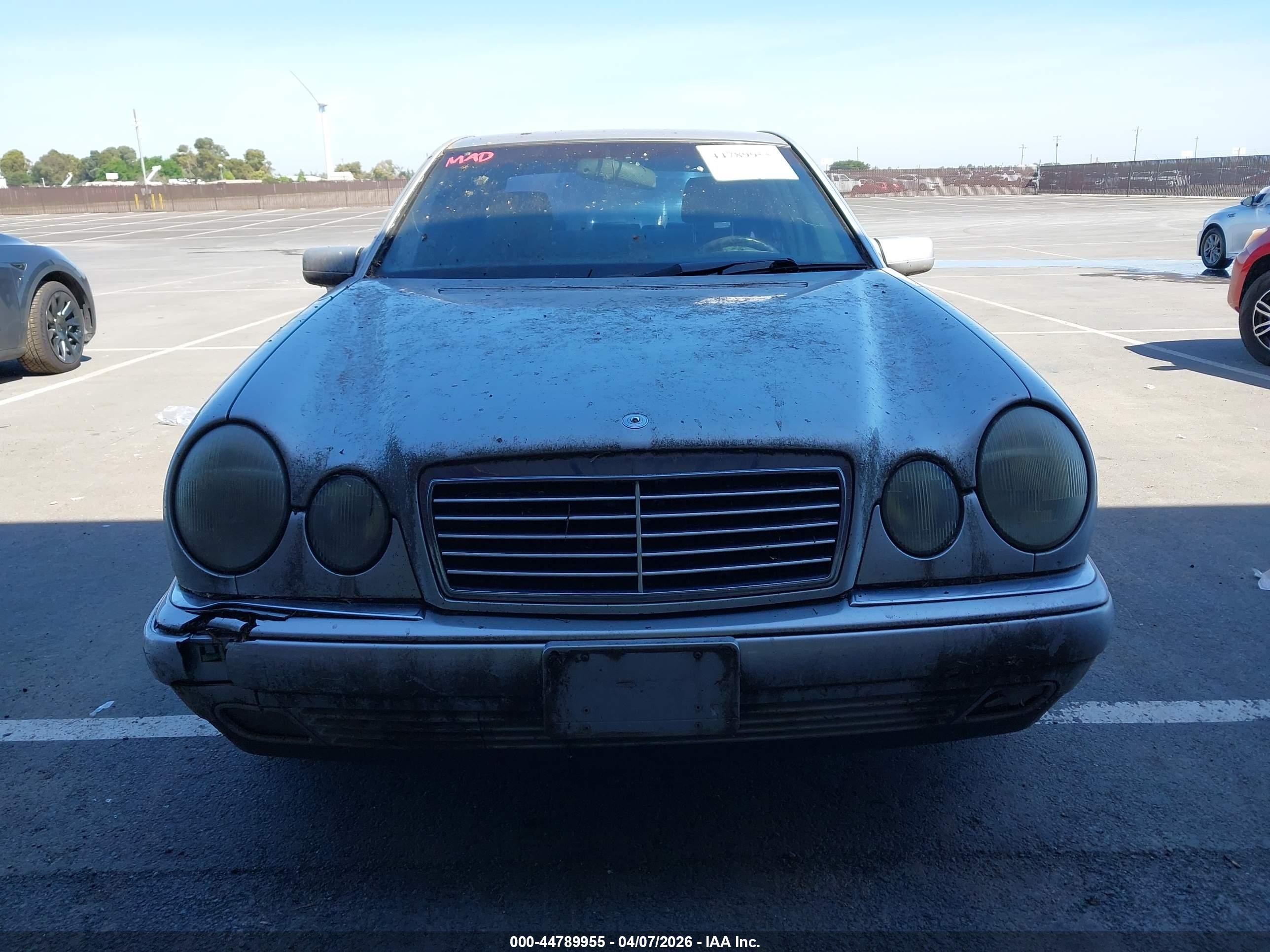 1998 Mercedes-benz E 320   Silver vin: WDBJF65F7WA647760