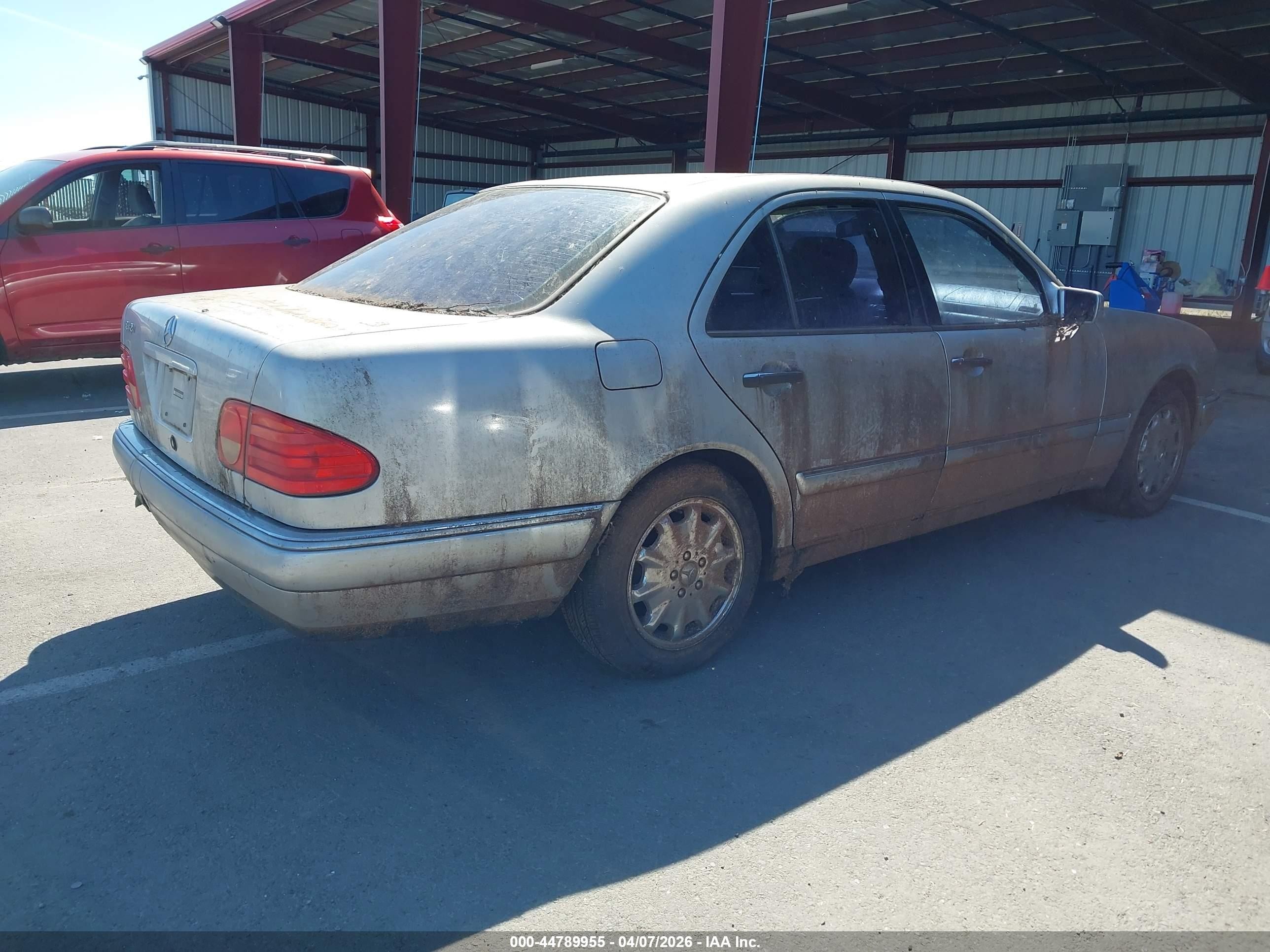 1998 Mercedes-benz E 320   Silver vin: WDBJF65F7WA647760