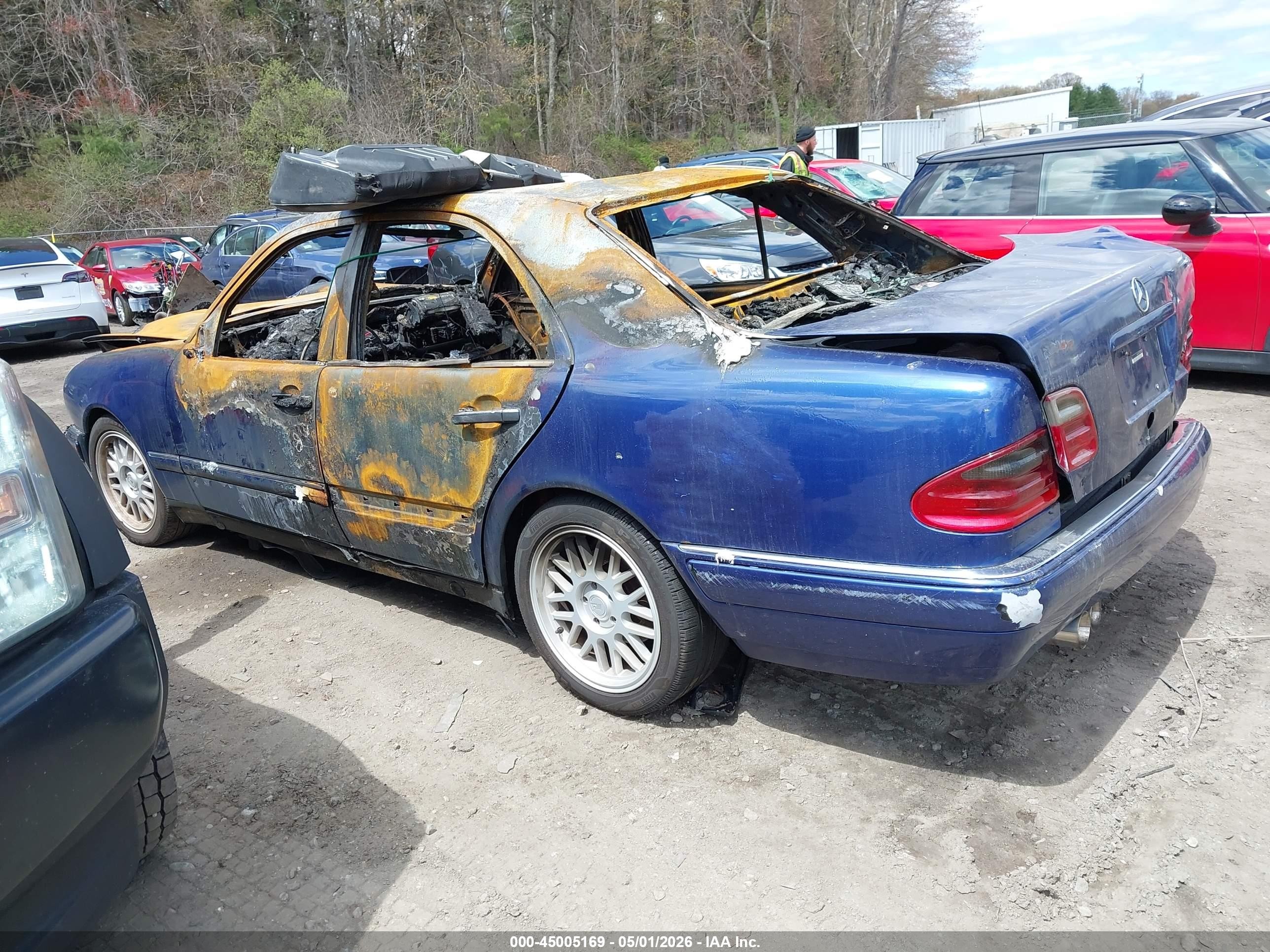 1998 Mercedes-benz E 320   Blue vin: WDBJF65F7WA653865