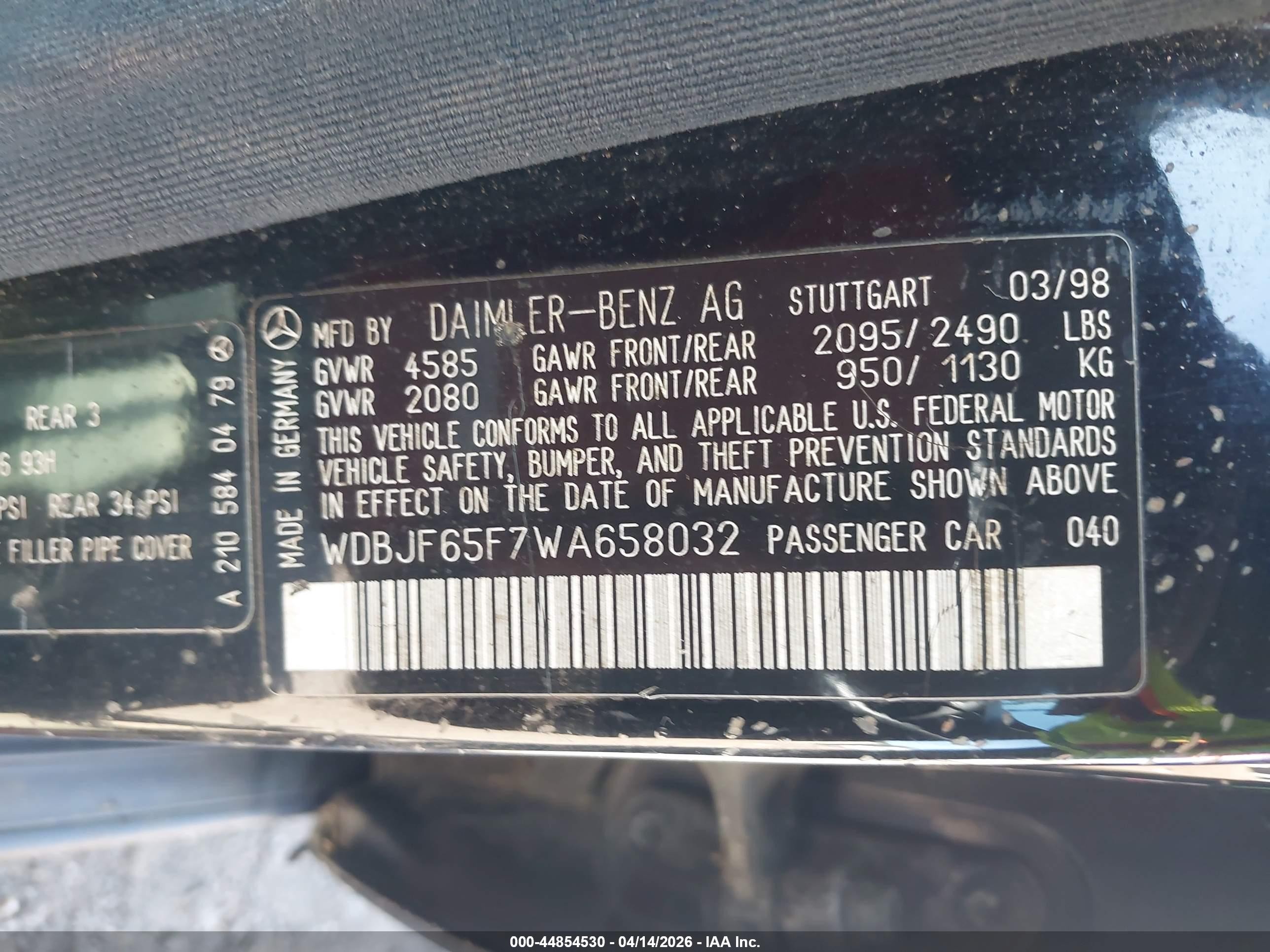 1998 Mercedes-benz E 320   Black vin: WDBJF65F7WA658032