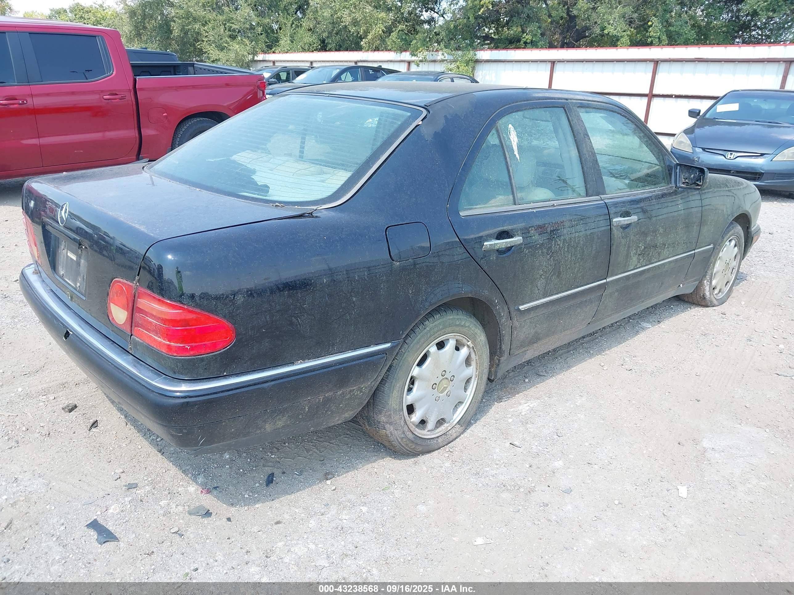 1998 Mercedes-benz E 320   Черный vin: WDBJF65F7WA689488