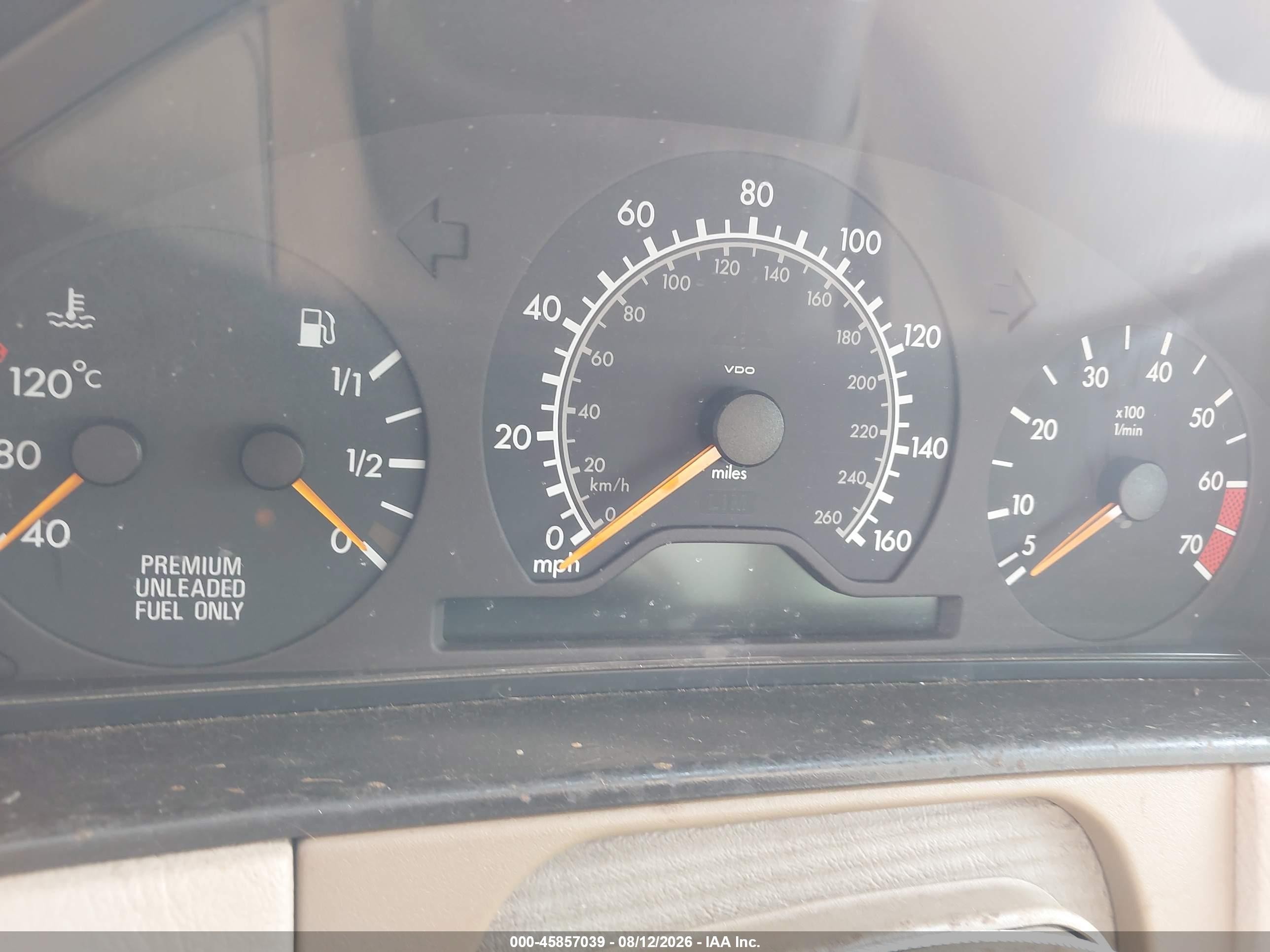 1998 Mercedes-benz E 320   White vin: WDBJF65F8WA638243