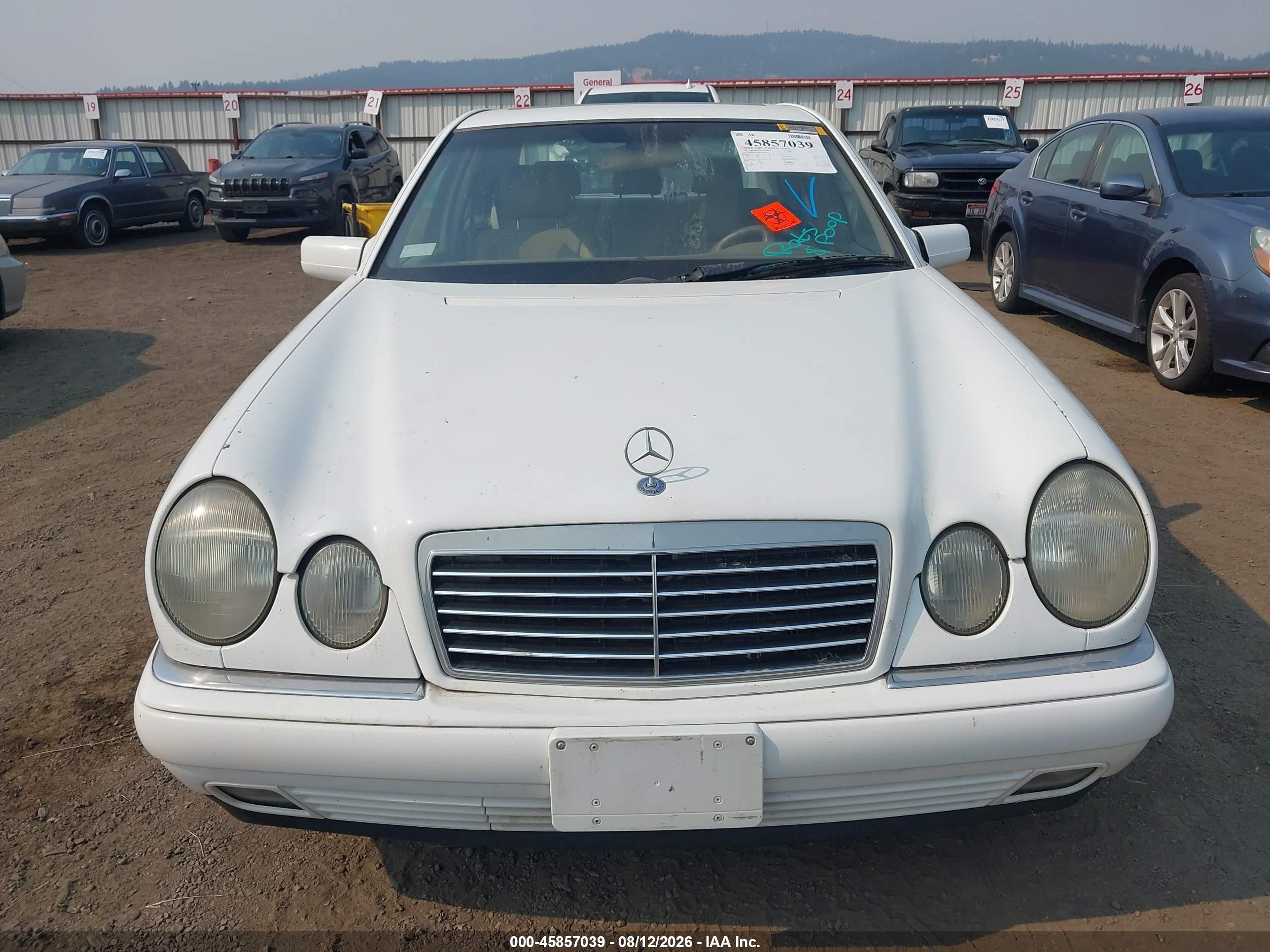 1998 Mercedes-benz E 320   White vin: WDBJF65F8WA638243
