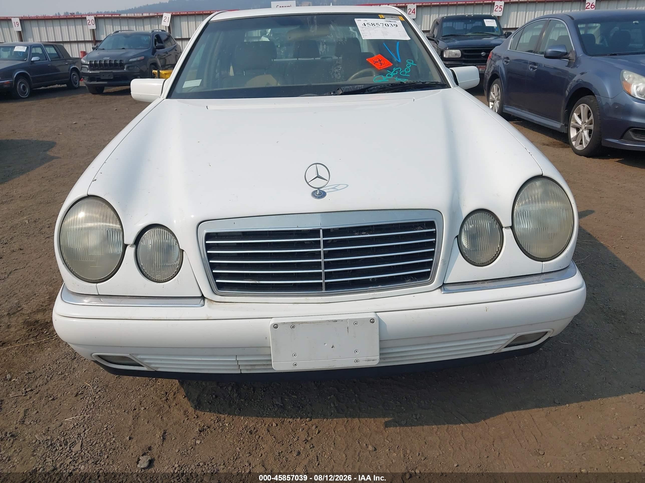 1998 Mercedes-benz E 320   White vin: WDBJF65F8WA638243