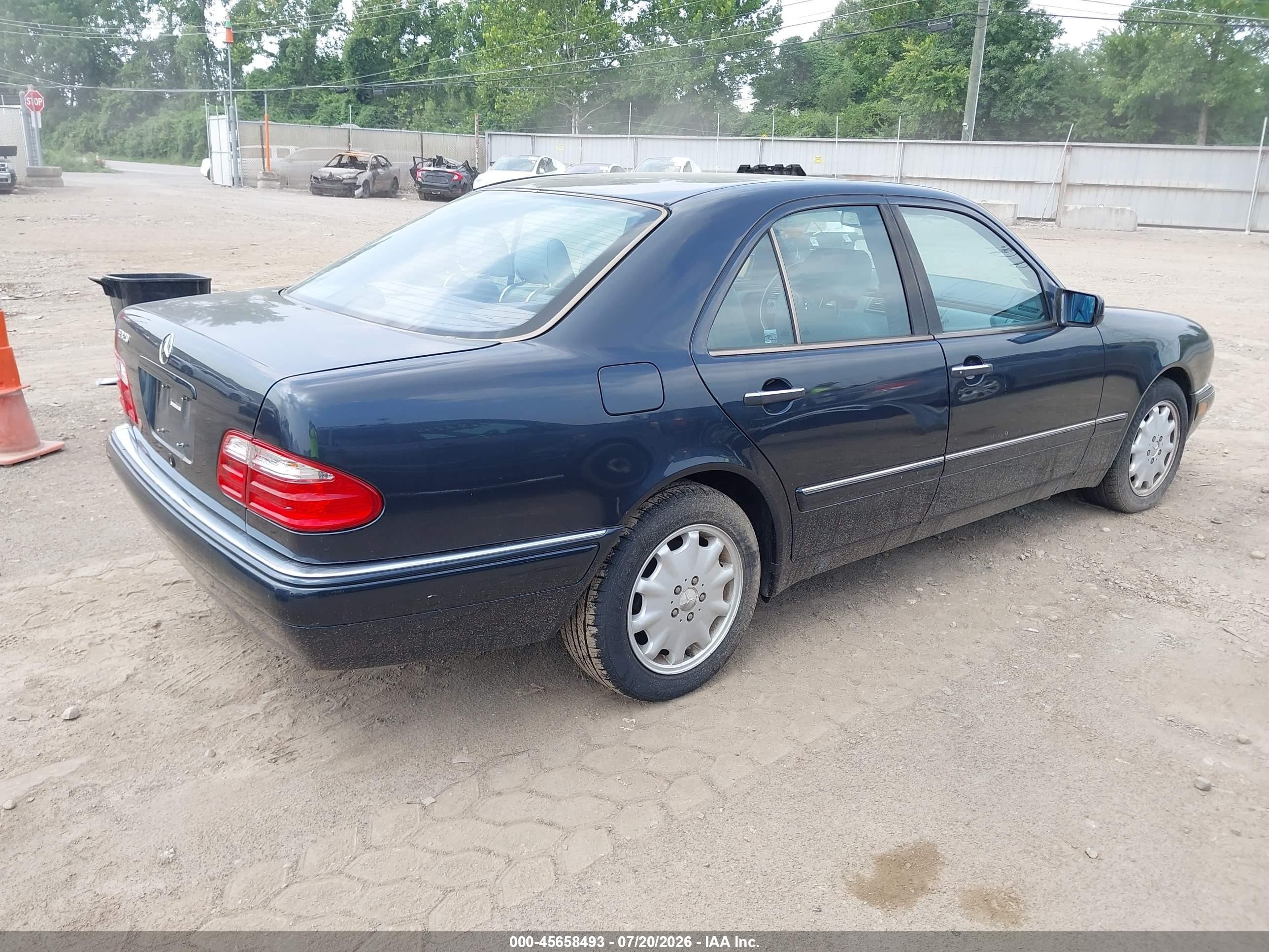 1998 Mercedes-benz E 320 Dark Blue vin: WDBJF65F8WA697230
