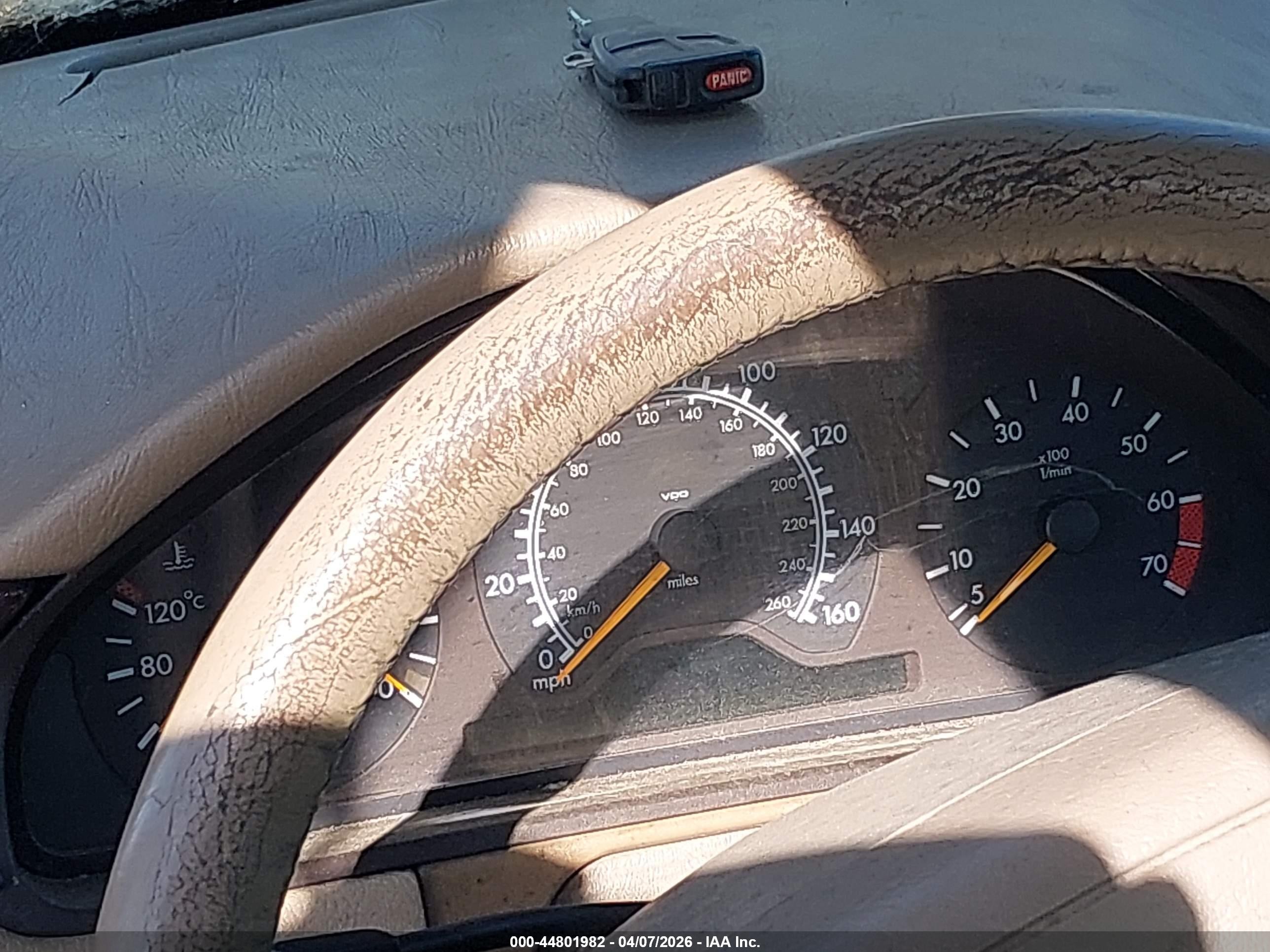 1998 Mercedes-benz E 320   Золотой vin: WDBJF65F9WA505393