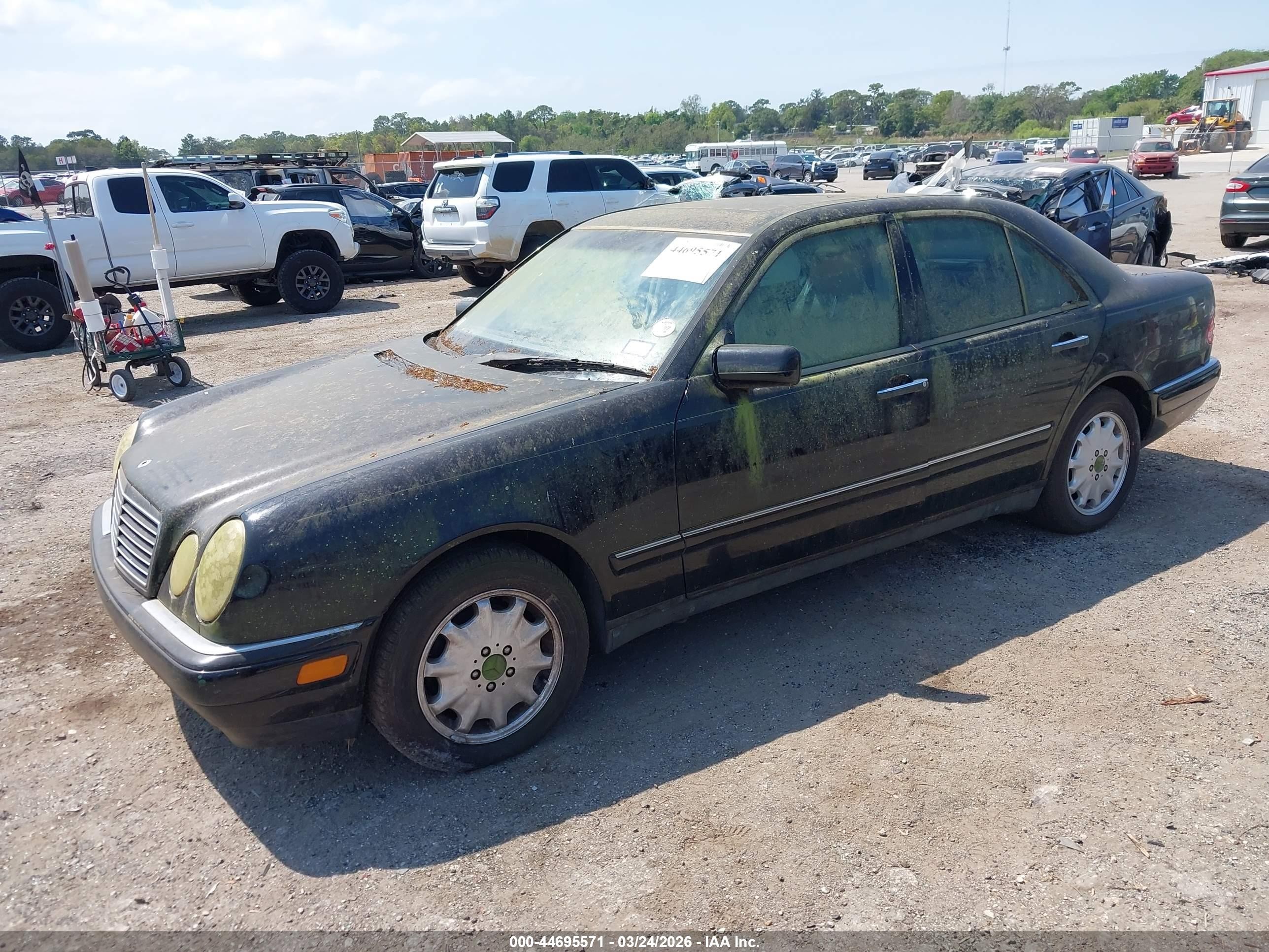 1998 Mercedes-benz E 320   Black vin: WDBJF65F9WA619247
