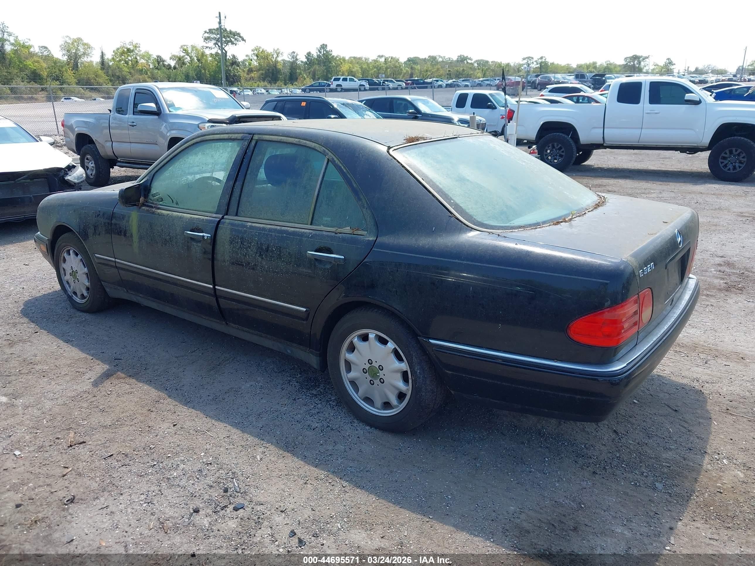 1998 Mercedes-benz E 320   Black vin: WDBJF65F9WA619247