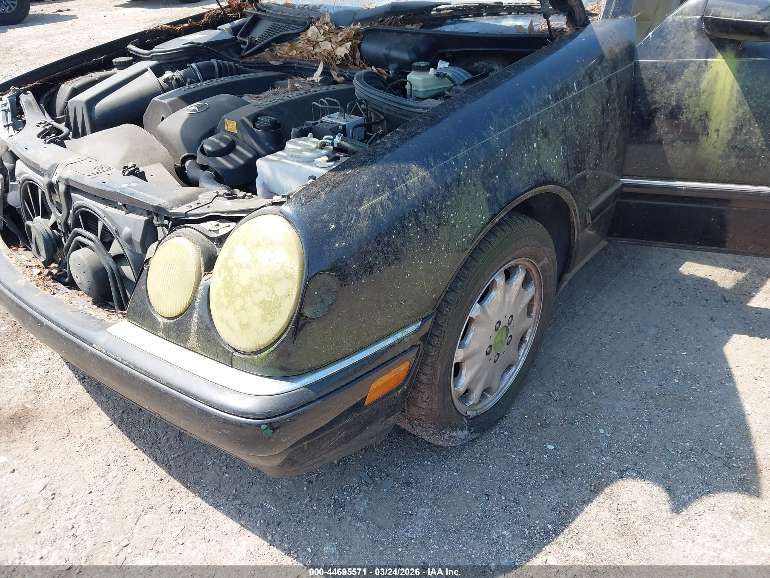 1998 Mercedes-benz E 320   Black vin: WDBJF65F9WA619247