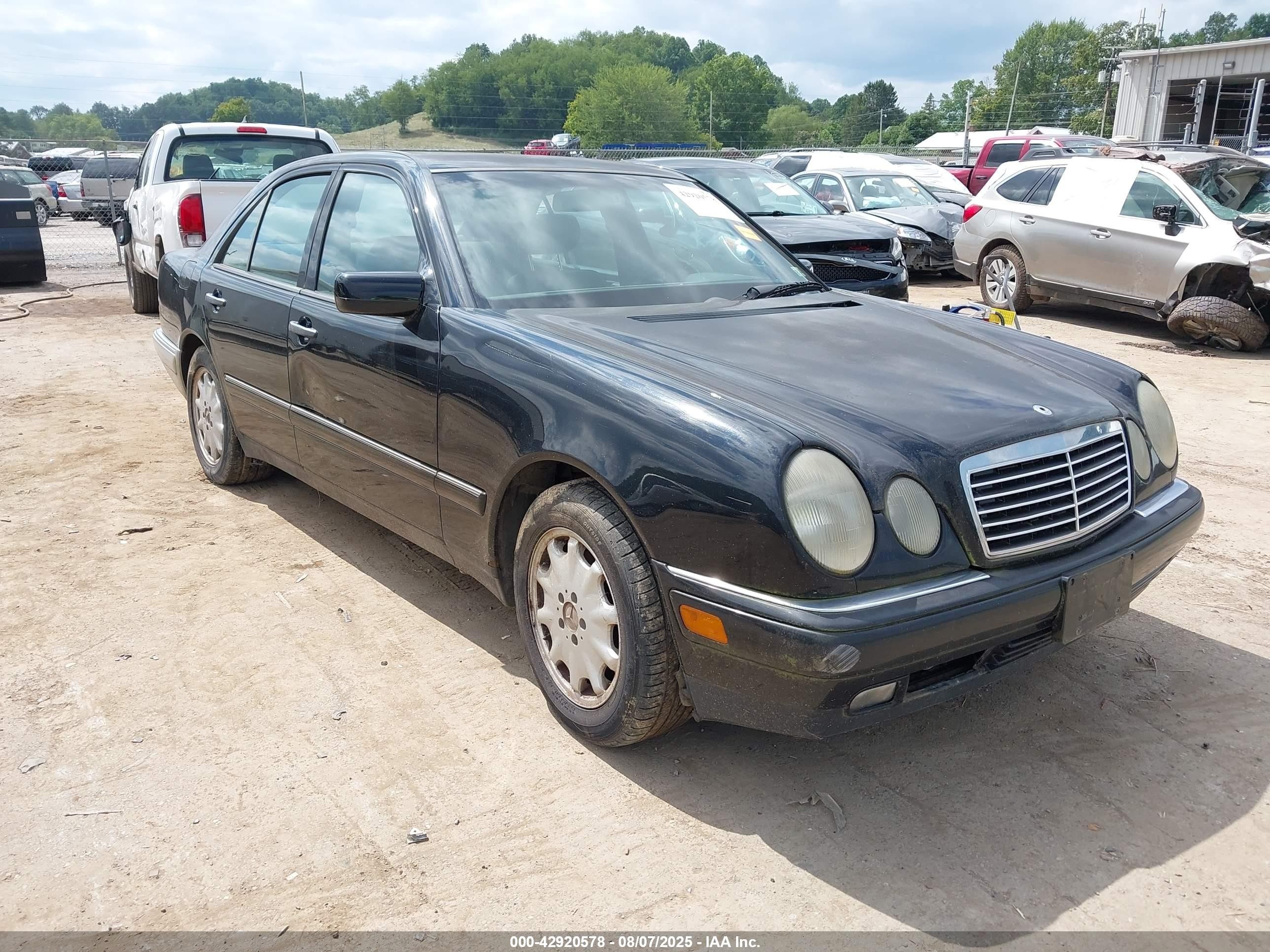 1998 Mercedes-benz E 320   Black vin: WDBJF65F9WA644567