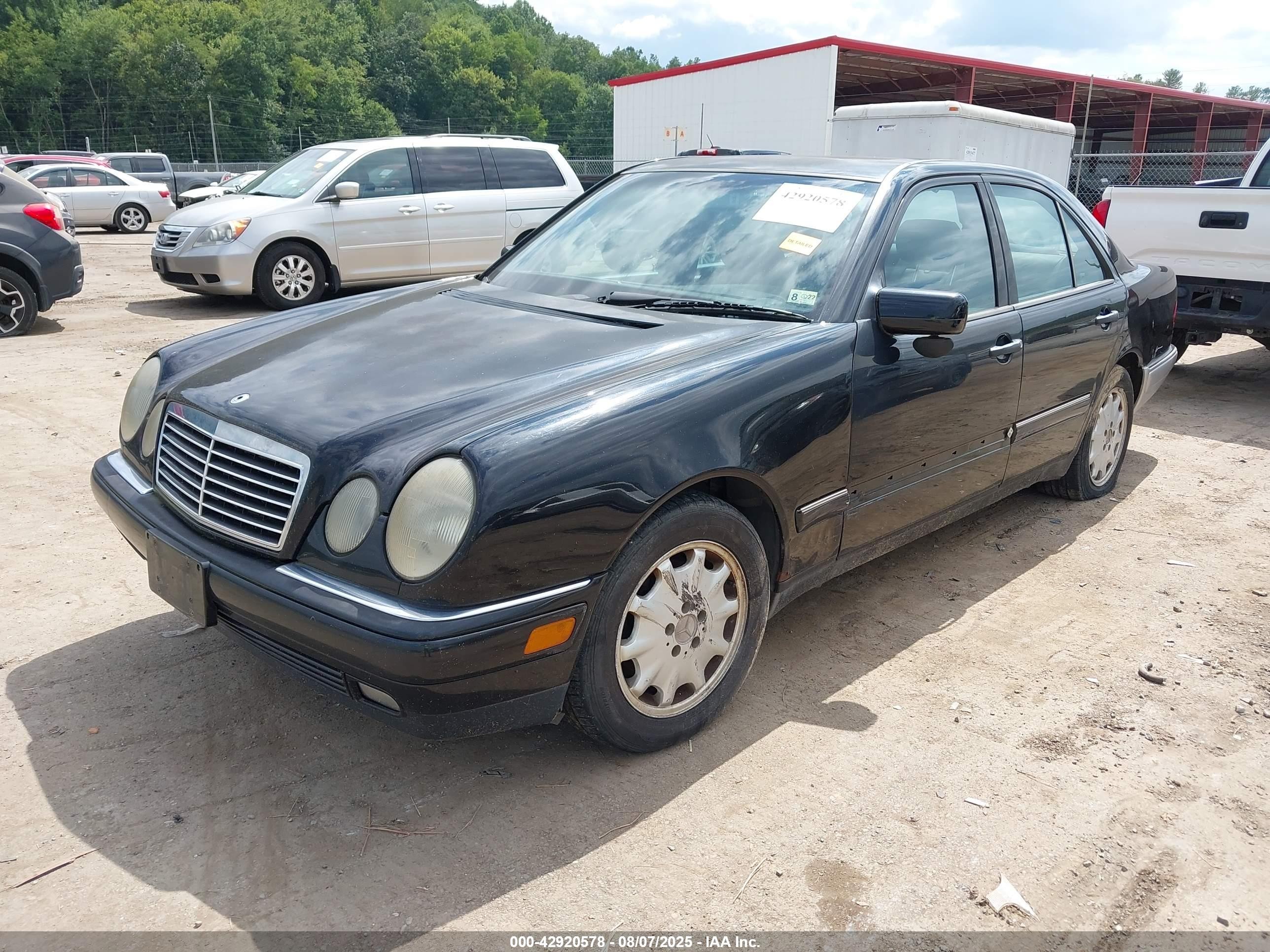 1998 Mercedes-benz E 320   Black vin: WDBJF65F9WA644567
