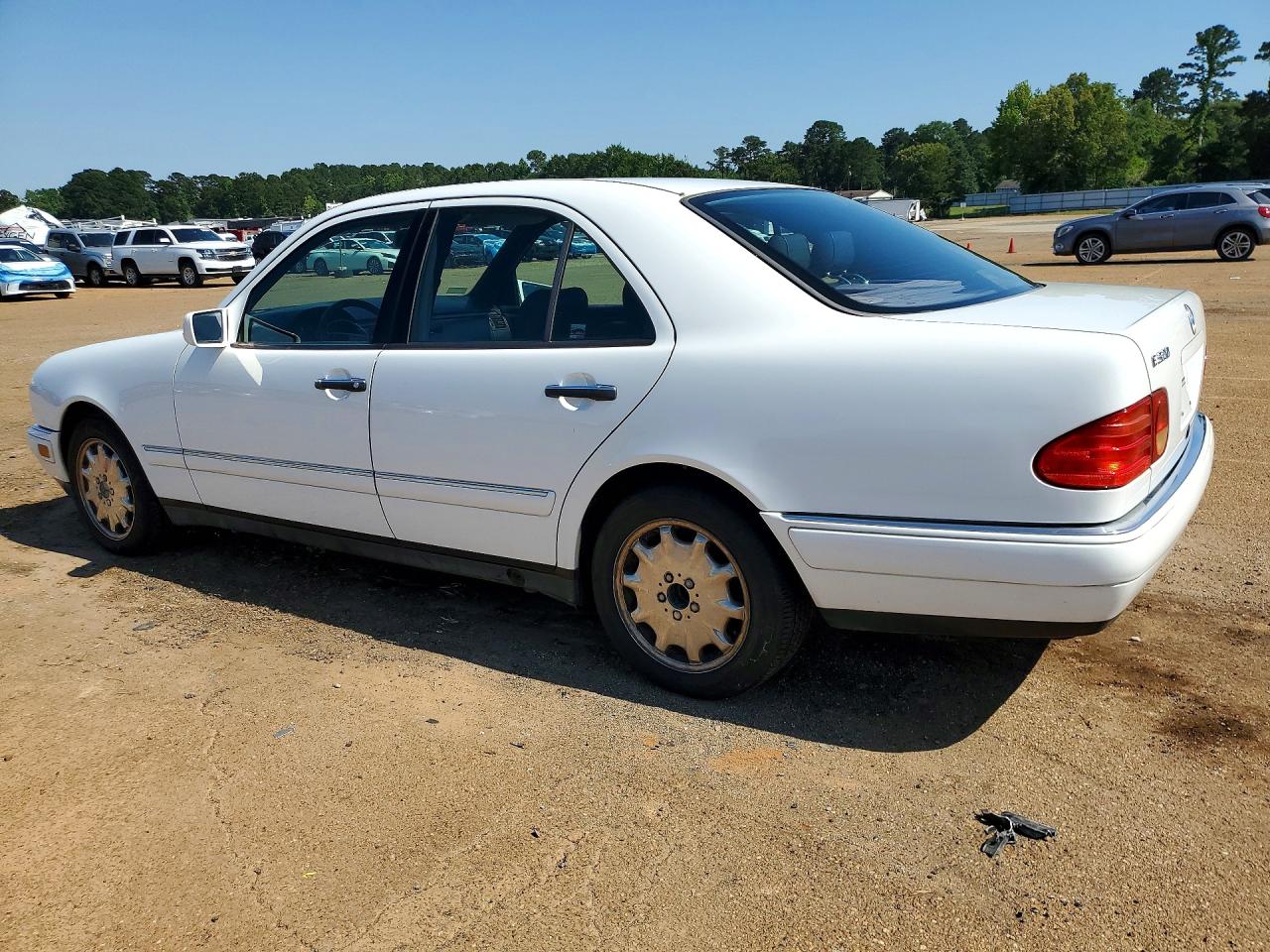 1998 Mercedes-benz E-class E320 Cdi (w) Белый vin: WDBJF65F9WA653284