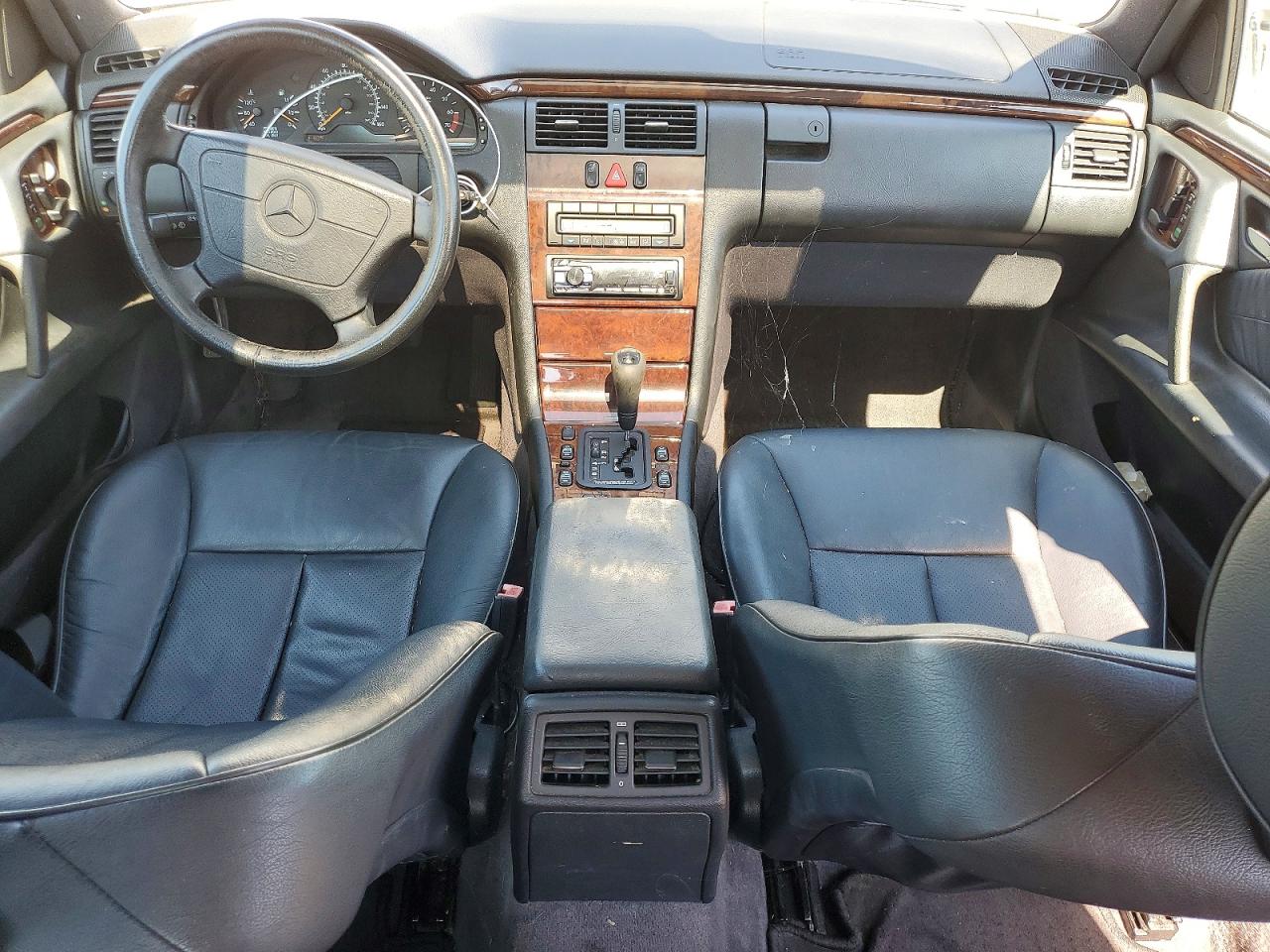 1998 Mercedes-benz E-class E320 Cdi (w) Белый vin: WDBJF65F9WA653284