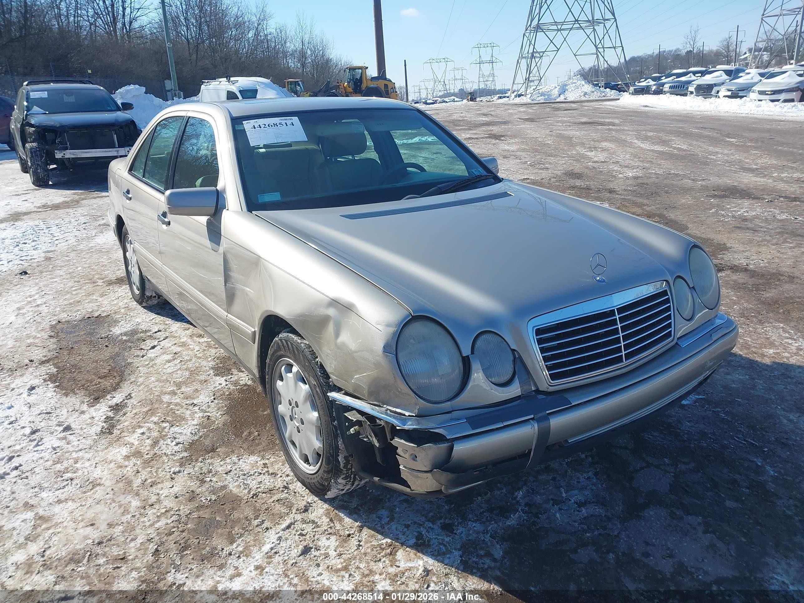 1998 Mercedes-benz E 320   Золотой vin: WDBJF65FXWA584430
